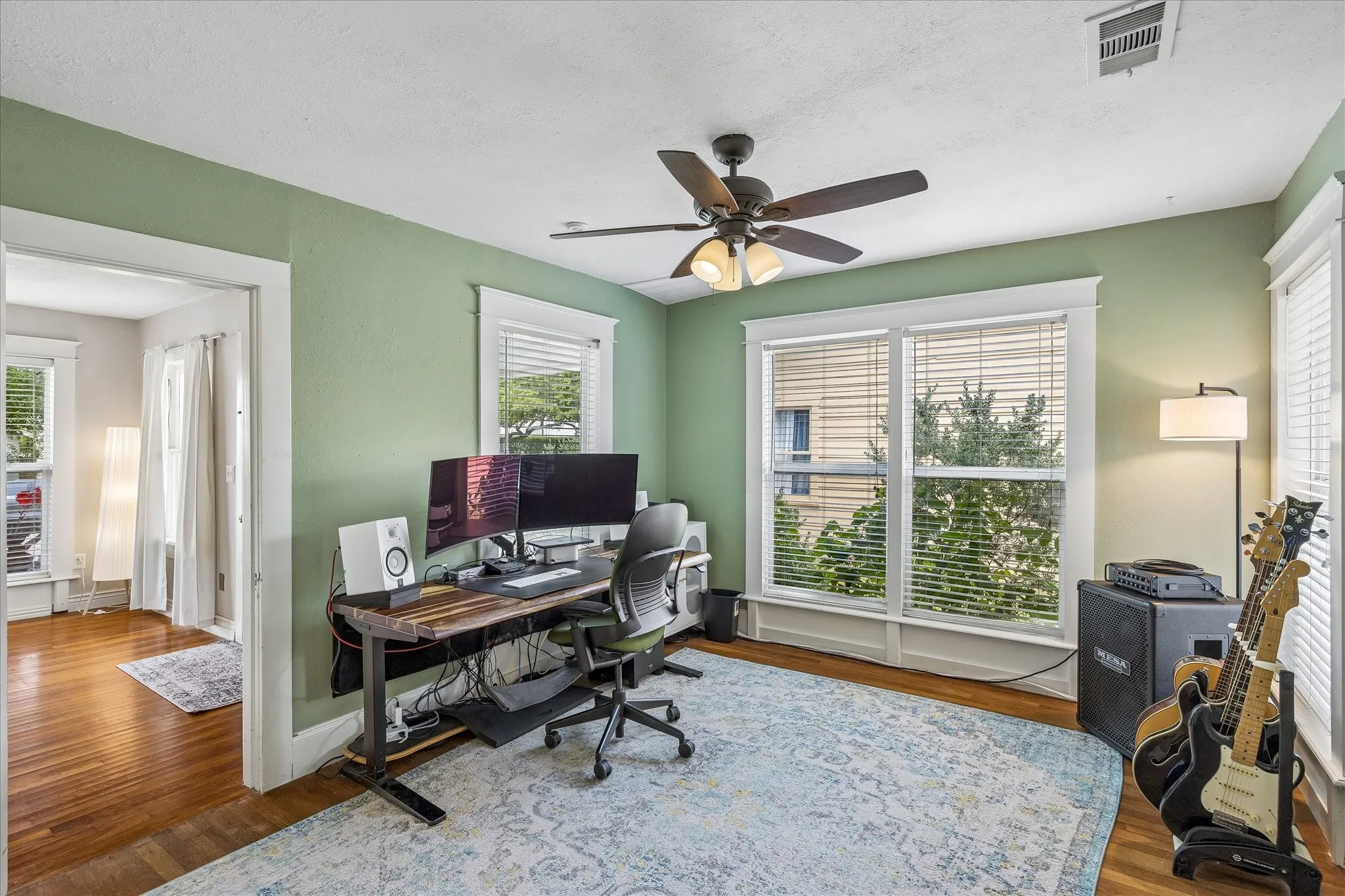 Single Family Residence For Sale in Tarrant County , 3821 W 5th Street, Fort Worth, Texas 76107, 2 Bedroom, 1 Bathroom, Garage spaces, 1,712 Sqft, built in 1930, mls#21284736, Real Estate Agent in Fort Worth, Homes For Sale in Tarrant county, Homes For Sale in Fort Worth, Realtor in Fort Worth Texas, Real Estate Brokerage Independent Realty Texas, Luminita Cordes Realtor