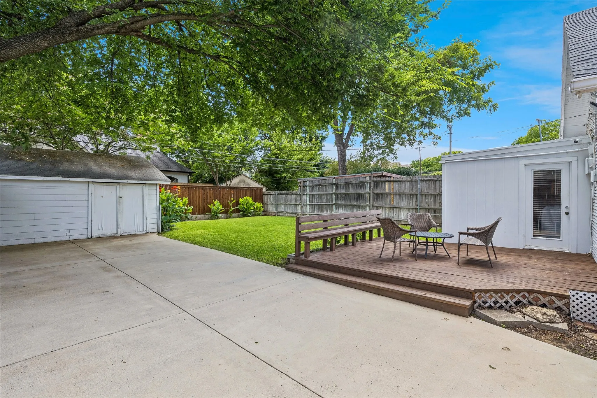 Single Family Residence For Sale in Tarrant County , 3821 W 5th Street, Fort Worth, Texas 76107, 2 Bedroom, 1 Bathroom, Garage spaces, 1,712 Sqft, built in 1930, mls#21284736, Real Estate Agent in Fort Worth, Homes For Sale in Tarrant county, Homes For Sale in Fort Worth, Realtor in Fort Worth Texas, Real Estate Brokerage Independent Realty Texas, Luminita Cordes Realtor