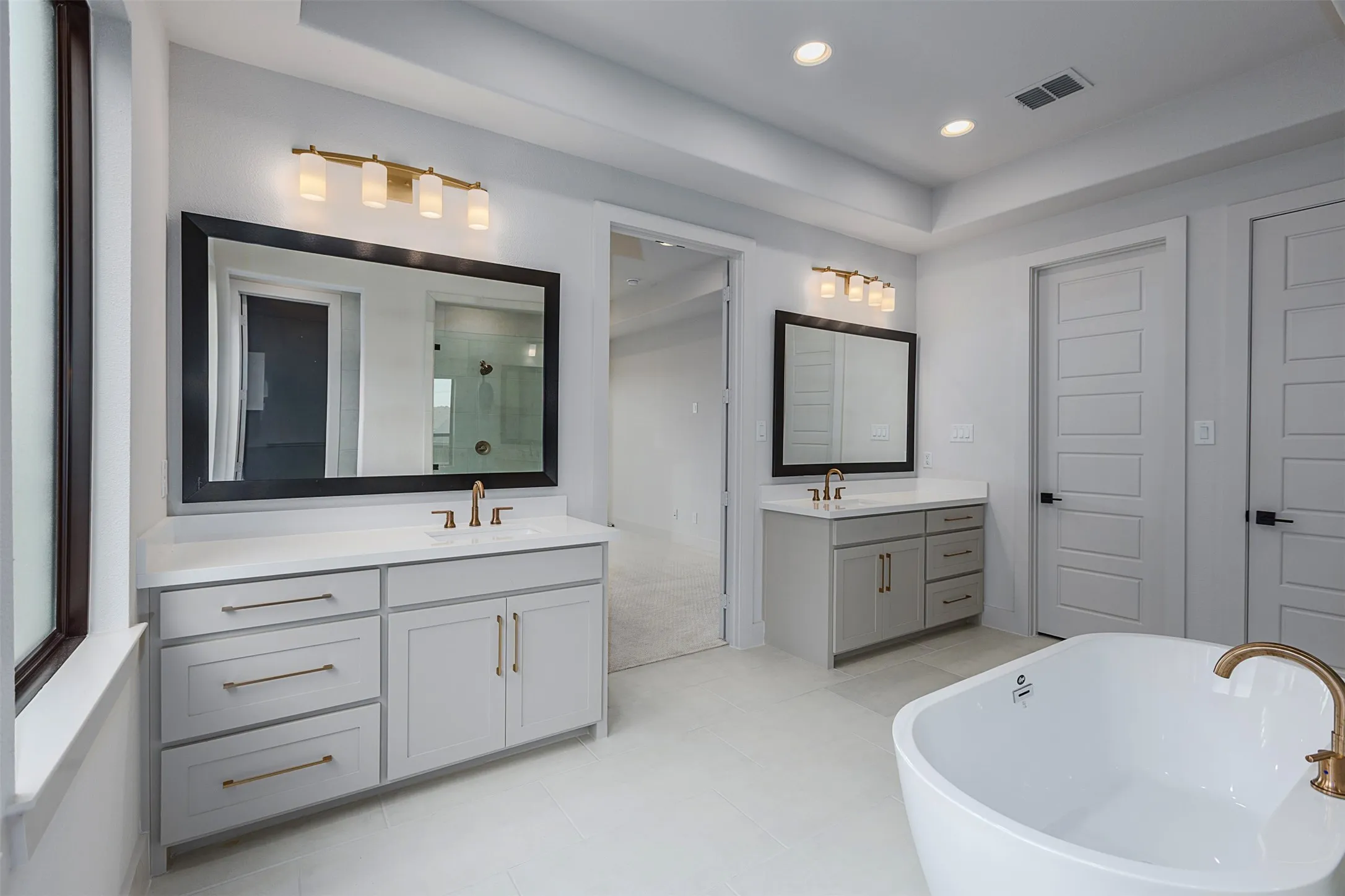 Single Family Residence For Sale in Tarrant County , 10456 Gray Hills Drive, Fort Worth, Texas 76126, 5 Bedrooms, 7 Bathrooms, 3 Garage spaces, 4,994 Sqft, built in 2025, Price $999,000, mls#21280659, Real Estate Agent in Fort Worth, Homes For Sale in Tarrant county, Homes For Sale in Fort Worth, Realtor in Fort Worth Texas, Real Estate Brokerage Independent Realty Texas, Luminita Cordes Realtor
