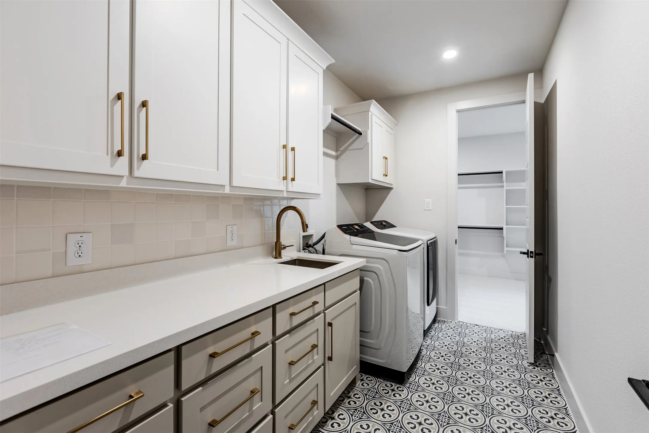 Single Family Residence For Sale in Tarrant County , 10456 Gray Hills Drive, Fort Worth, Texas 76126, 5 Bedrooms, 7 Bathrooms, 3 Garage spaces, 4,994 Sqft, built in 2025, Price $999,000, mls#21280659, Real Estate Agent in Fort Worth, Homes For Sale in Tarrant county, Homes For Sale in Fort Worth, Realtor in Fort Worth Texas, Real Estate Brokerage Independent Realty Texas, Luminita Cordes Realtor