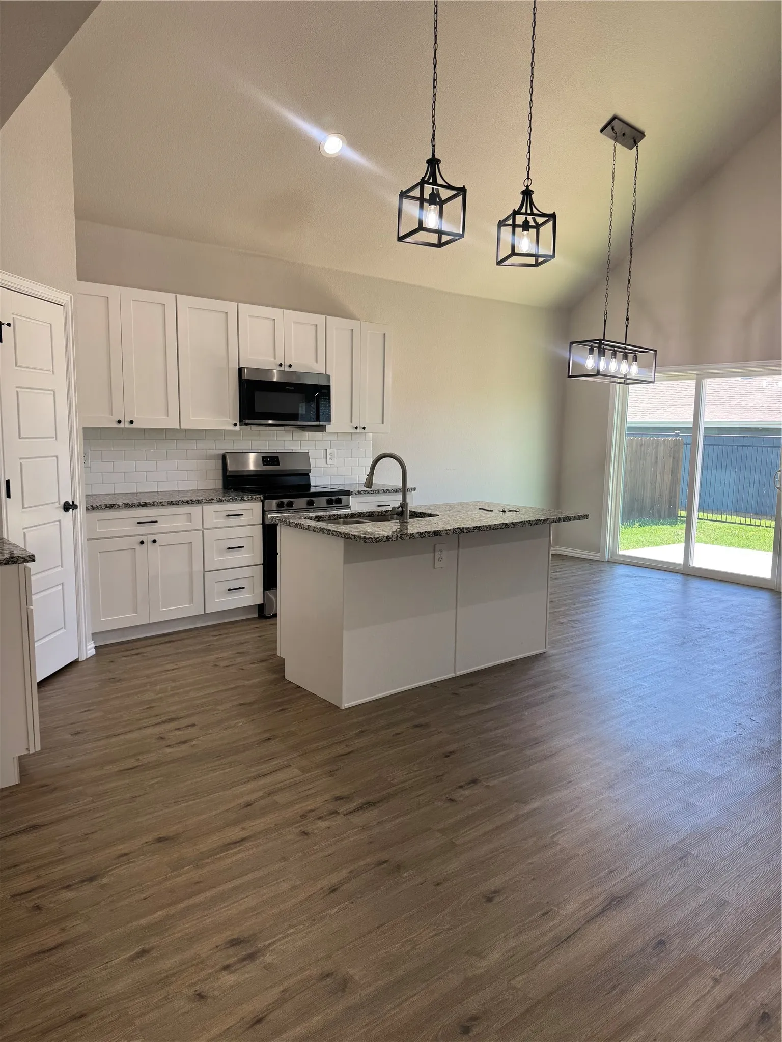 Single Family Residence For Sale in Tarrant County , 133 Magnolia Estates Street, Crowley, Texas 76036, 3 Bedroom, 2 Bathroom, 2 Garage spaces, 1,664 Sqft, built in 2024, mls#21286751, Real Estate Agent in Crowley, Homes For Sale in Tarrant county, Homes For Sale in Crowley, Realtor in Crowley Texas, Real Estate Brokerage Independent Realty Texas, Luminita Cordes Realtor