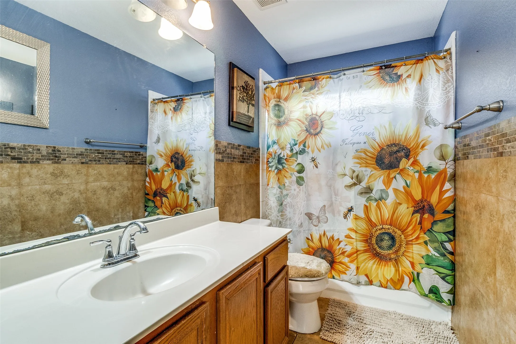 Single Family Residence For Sale in Dallas County , 4621 Saint Francis Avenue, Dallas, Texas 75227, 3 Bedroom, 2 Bathroom, 2 Garage spaces, 1,908 Sqft, built in 1999, mls#21286762, Real Estate Agent in Dallas, Homes For Sale in Dallas county, Homes For Sale in Dallas, Realtor in Dallas Texas, Real Estate Brokerage Independent Realty Texas, Luminita Cordes Realtor