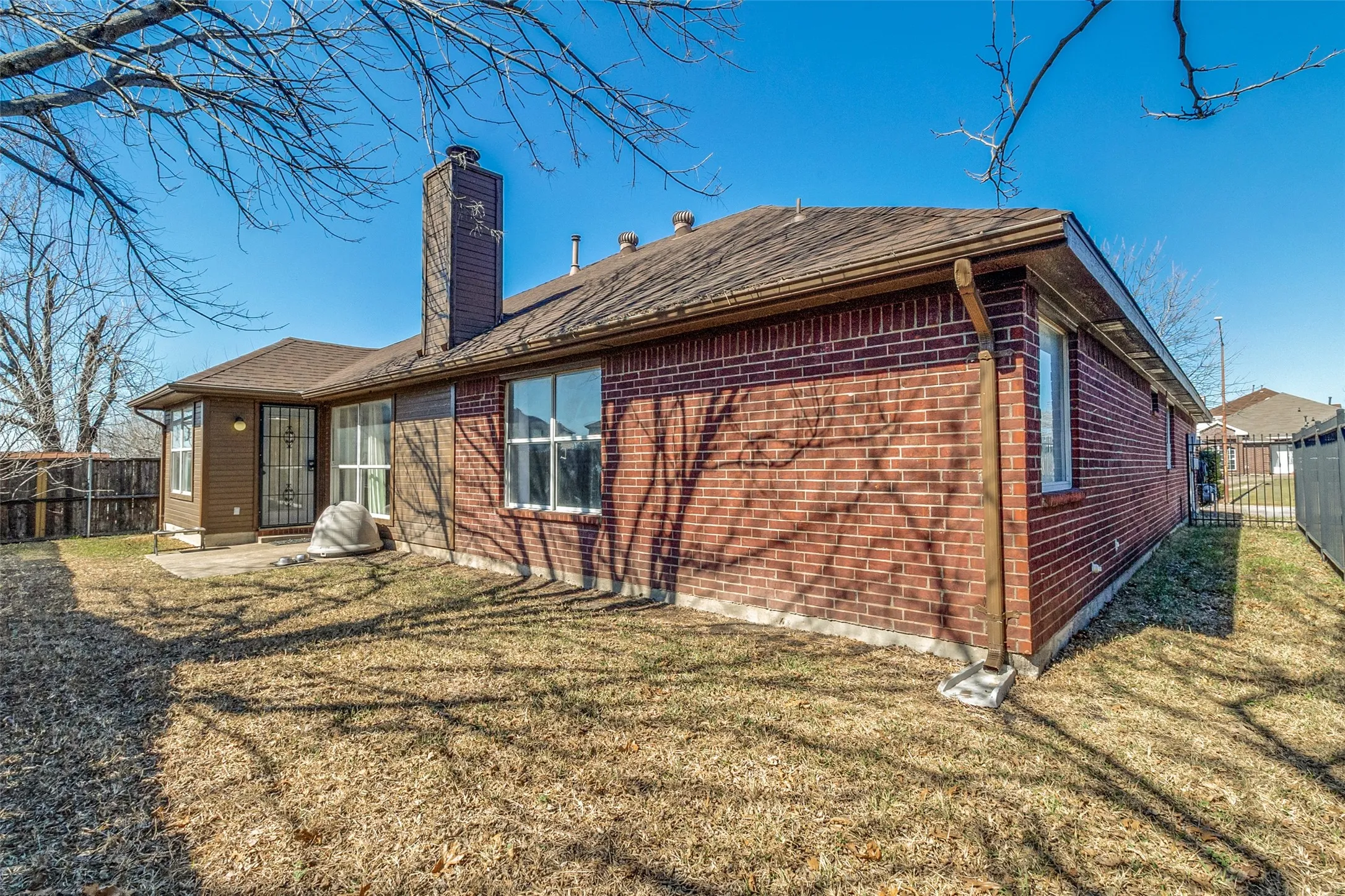 Single Family Residence For Sale in Dallas County , 4621 Saint Francis Avenue, Dallas, Texas 75227, 3 Bedroom, 2 Bathroom, 2 Garage spaces, 1,908 Sqft, built in 1999, mls#21286762, Real Estate Agent in Dallas, Homes For Sale in Dallas county, Homes For Sale in Dallas, Realtor in Dallas Texas, Real Estate Brokerage Independent Realty Texas, Luminita Cordes Realtor