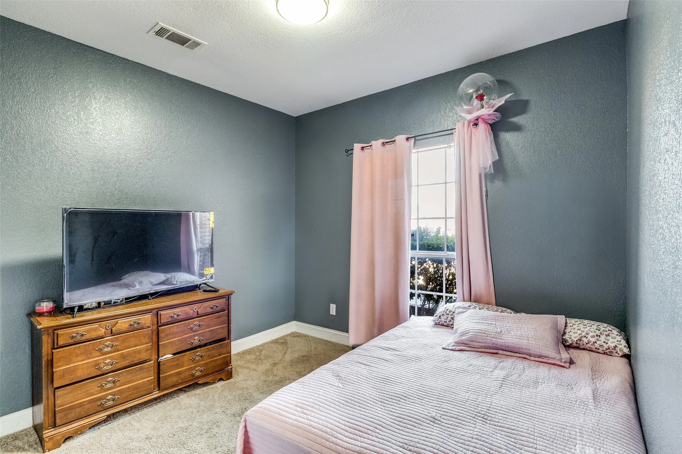 Single Family Residence For Sale in Dallas County , 4621 Saint Francis Avenue, Dallas, Texas 75227, 3 Bedroom, 2 Bathroom, 2 Garage spaces, 1,908 Sqft, built in 1999, mls#21286762, Real Estate Agent in Dallas, Homes For Sale in Dallas county, Homes For Sale in Dallas, Realtor in Dallas Texas, Real Estate Brokerage Independent Realty Texas, Luminita Cordes Realtor