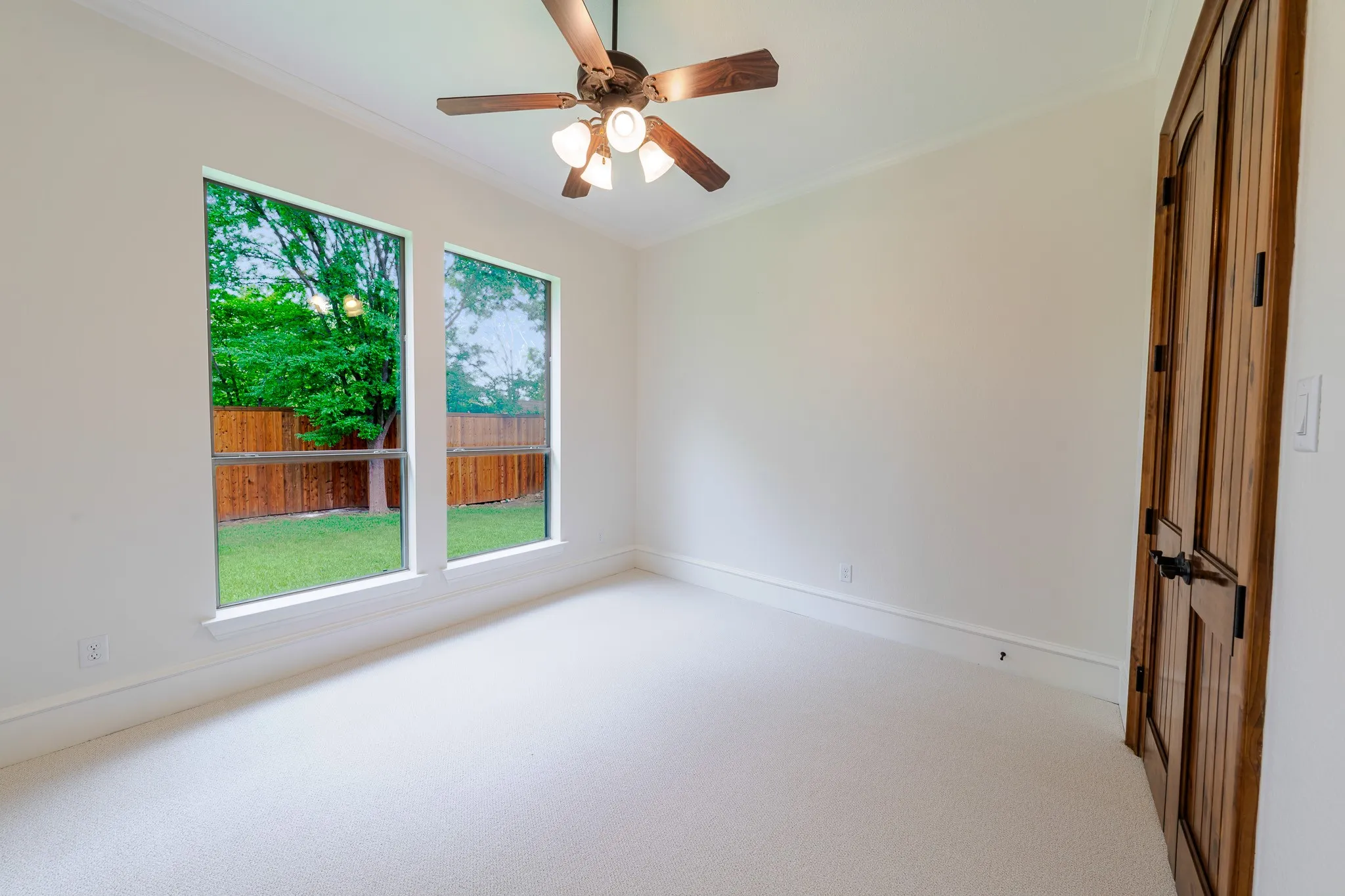 Down stairs bedroom split from master wing.