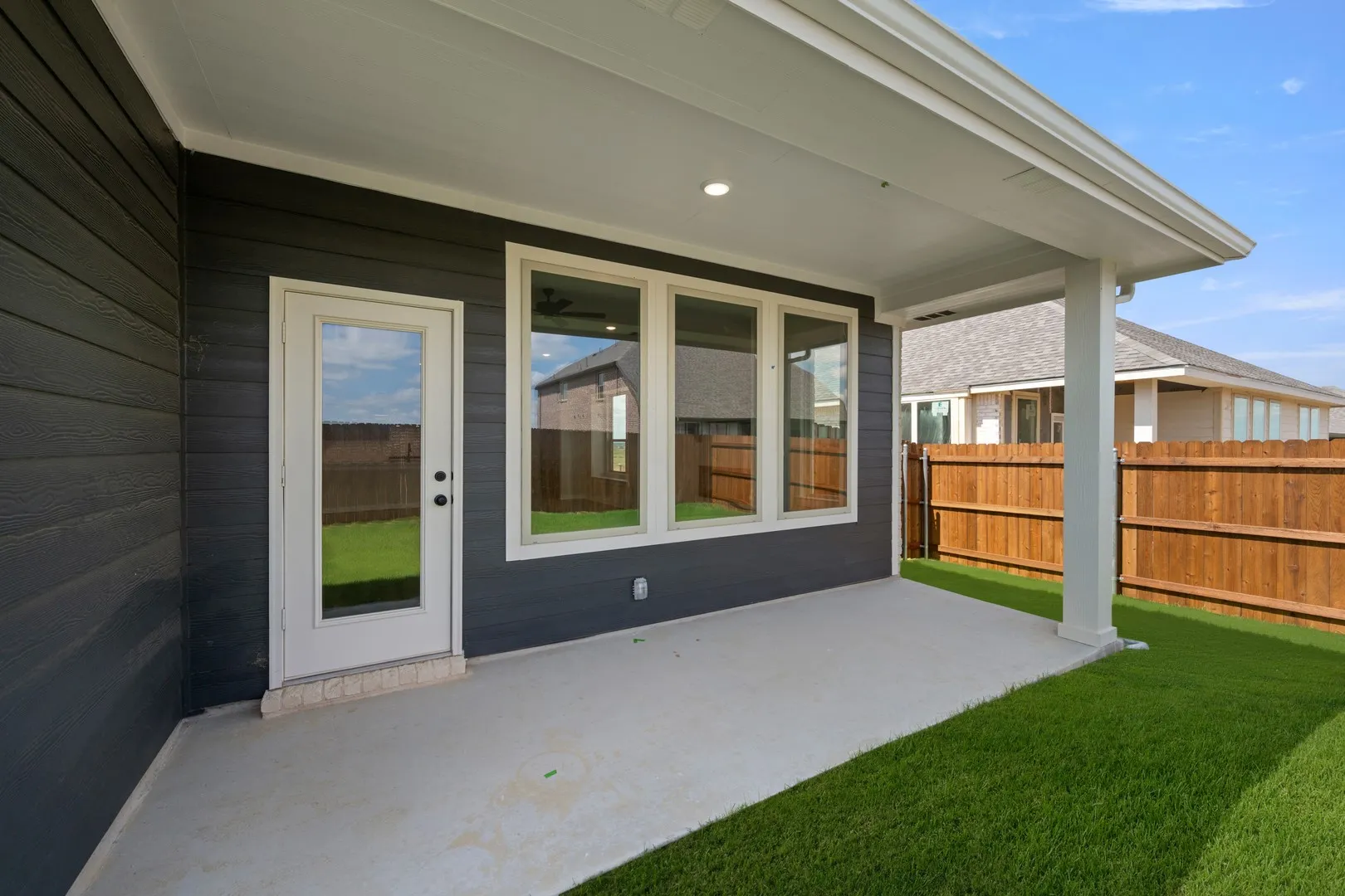 4_6900 Deadwood- Patio-1