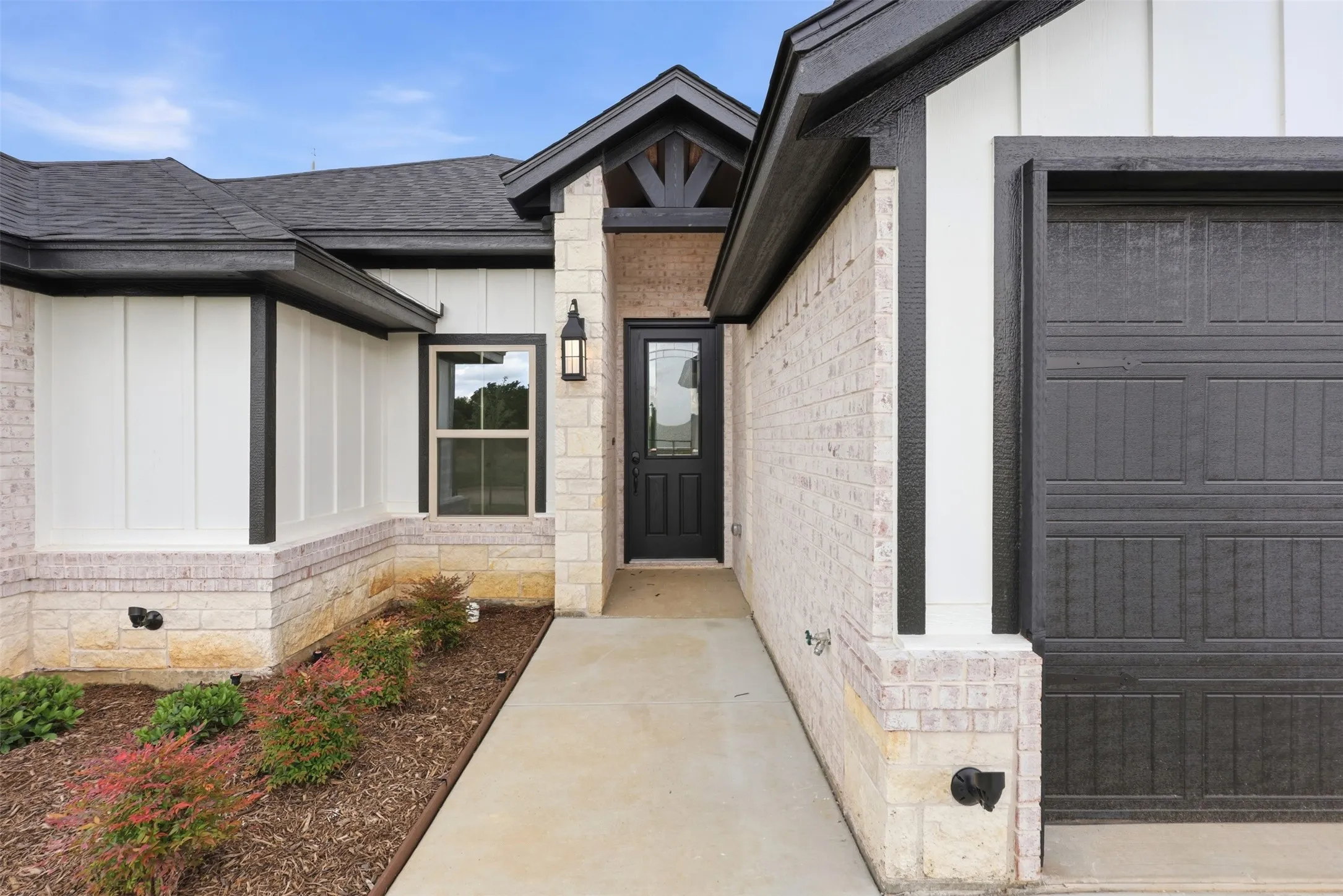 Single Family Residence For Sale in Hood County , 1600 Oleander Drive, Tolar, Texas 76476, 4 Bedroom, 2 Bathroom, 2 Garage spaces, 1,861 Sqft, built in 2026, mls#21279475, Real Estate Agent in Tolar, Homes For Sale in Hood county, Homes For Sale in Tolar, Realtor in Tolar Texas, Real Estate Brokerage Independent Realty Texas, Luminita Cordes Realtor