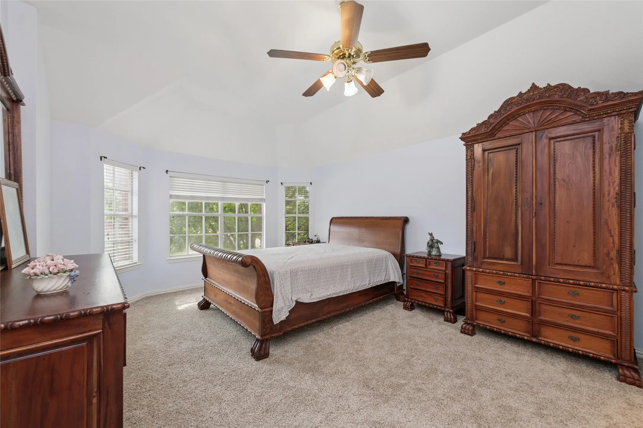 Single Family Residence For Sale in Denton County , 8680 Shady Shore Drive, Frisco, Texas 75036, 4 Bedrooms, 4 Bathrooms, 3 Garage spaces, 4,586 Sqft, built in 2000, Price $979,000, mls#21285942, Real Estate Agent in Frisco, Homes For Sale in Denton county, Homes For Sale in Frisco, Realtor in Frisco Texas, Real Estate Brokerage Independent Realty Texas, Luminita Cordes Realtor