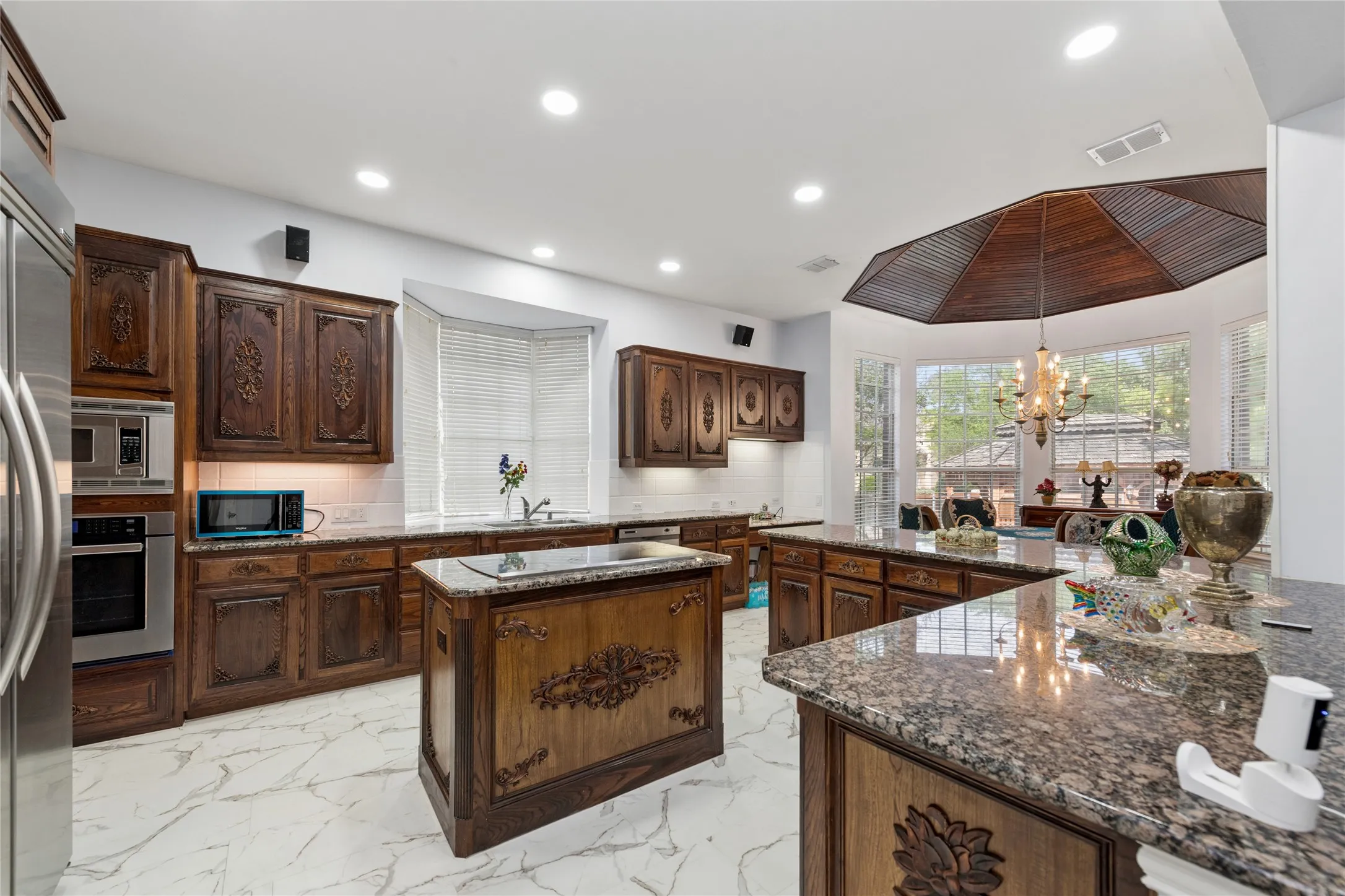 Single Family Residence For Sale in Denton County , 8680 Shady Shore Drive, Frisco, Texas 75036, 4 Bedrooms, 4 Bathrooms, 3 Garage spaces, 4,586 Sqft, built in 2000, Price $979,000, mls#21285942, Real Estate Agent in Frisco, Homes For Sale in Denton county, Homes For Sale in Frisco, Realtor in Frisco Texas, Real Estate Brokerage Independent Realty Texas, Luminita Cordes Realtor