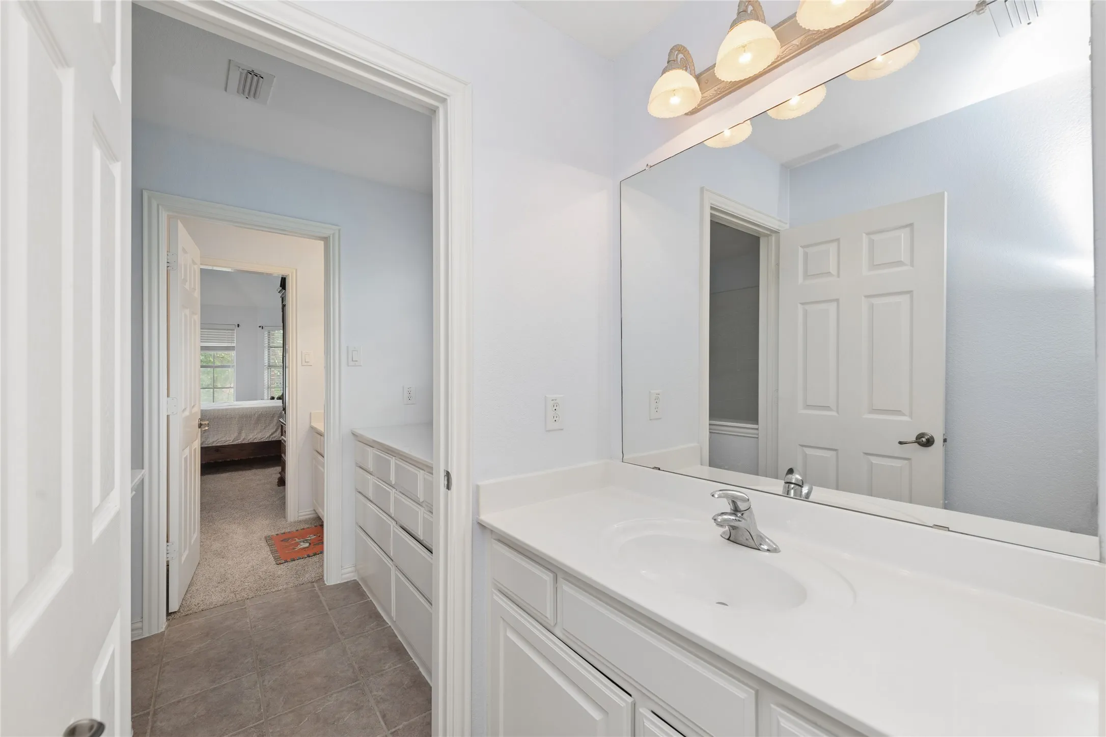 Single Family Residence For Sale in Denton County , 8680 Shady Shore Drive, Frisco, Texas 75036, 4 Bedrooms, 4 Bathrooms, 3 Garage spaces, 4,586 Sqft, built in 2000, Price $979,000, mls#21285942, Real Estate Agent in Frisco, Homes For Sale in Denton county, Homes For Sale in Frisco, Realtor in Frisco Texas, Real Estate Brokerage Independent Realty Texas, Luminita Cordes Realtor