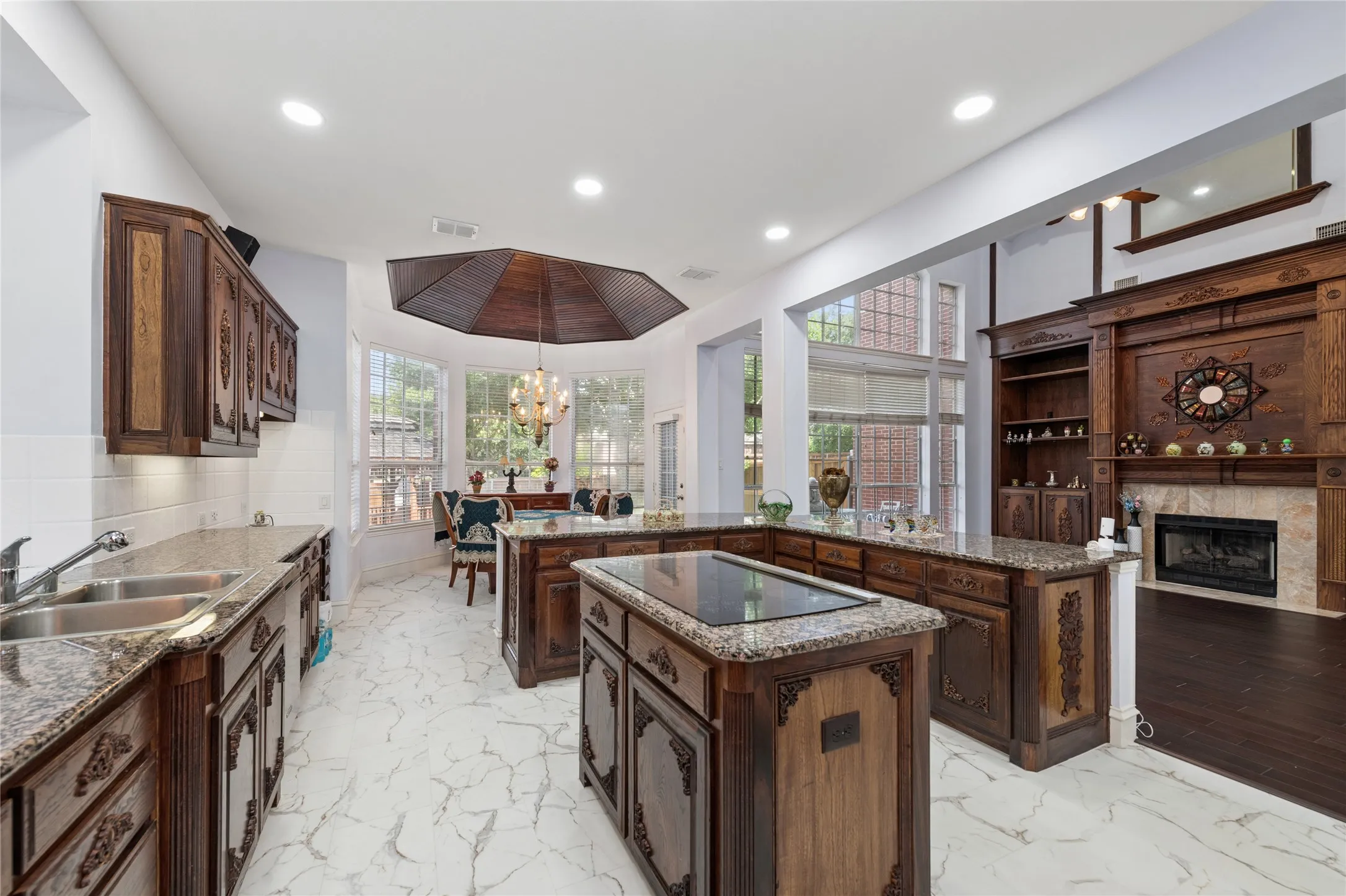 Single Family Residence For Sale in Denton County , 8680 Shady Shore Drive, Frisco, Texas 75036, 4 Bedrooms, 4 Bathrooms, 3 Garage spaces, 4,586 Sqft, built in 2000, Price $979,000, mls#21285942, Real Estate Agent in Frisco, Homes For Sale in Denton county, Homes For Sale in Frisco, Realtor in Frisco Texas, Real Estate Brokerage Independent Realty Texas, Luminita Cordes Realtor