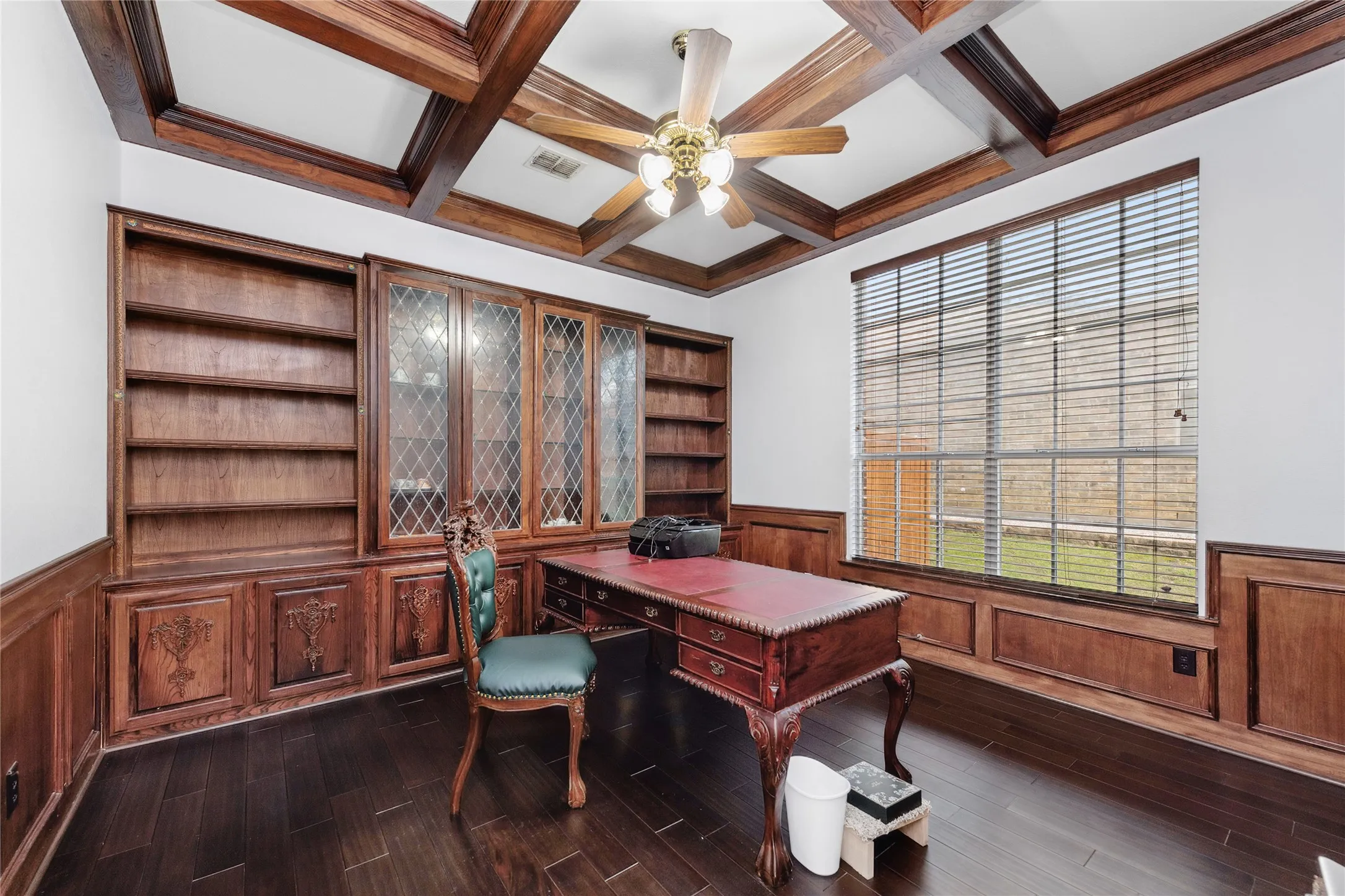 Single Family Residence For Sale in Denton County , 8680 Shady Shore Drive, Frisco, Texas 75036, 4 Bedrooms, 4 Bathrooms, 3 Garage spaces, 4,586 Sqft, built in 2000, Price $979,000, mls#21285942, Real Estate Agent in Frisco, Homes For Sale in Denton county, Homes For Sale in Frisco, Realtor in Frisco Texas, Real Estate Brokerage Independent Realty Texas, Luminita Cordes Realtor