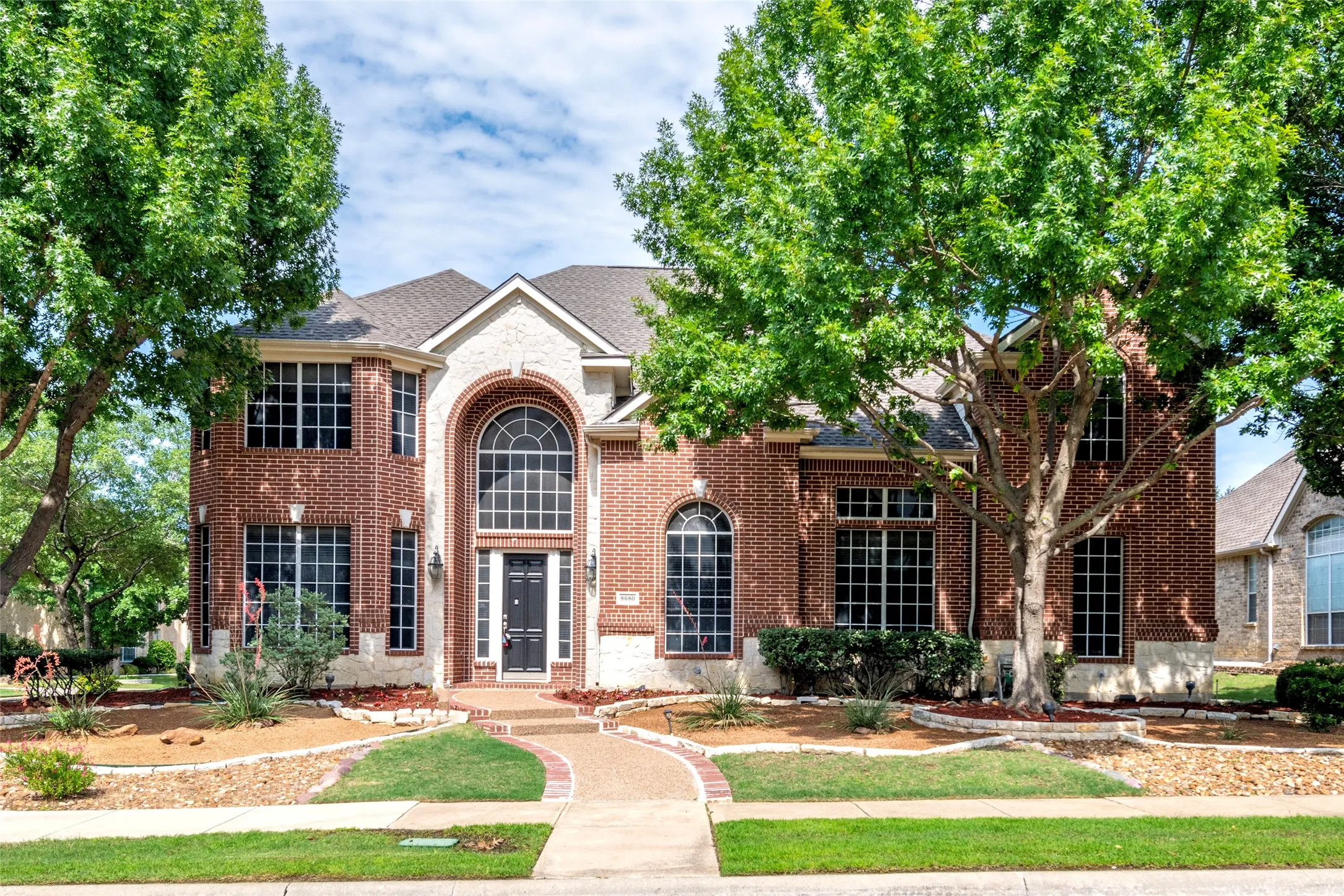 Single Family Residence For Sale in Denton County , 8680 Shady Shore Drive, Frisco, Texas 75036, 4 Bedrooms, 4 Bathrooms, 3 Garage spaces, 4,586 Sqft, built in 2000, Price $979,000, mls#21285942, Real Estate Agent in Frisco, Homes For Sale in Denton county, Homes For Sale in Frisco, Realtor in Frisco Texas, Real Estate Brokerage Independent Realty Texas, Luminita Cordes Realtor