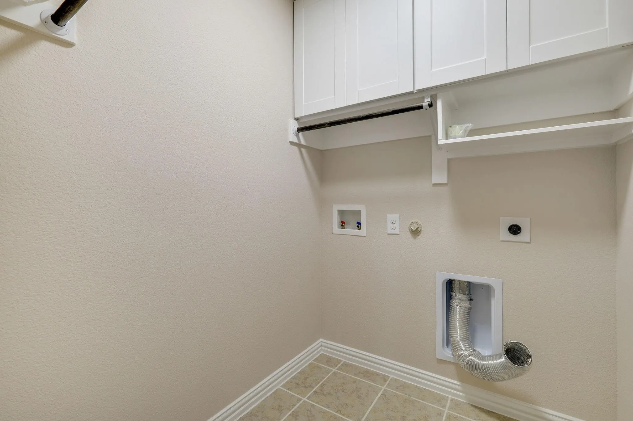 Single Family Residence For Sale in Denton County , 1898 Beachside Drive, Frisco, Texas 75036, 2 Bedroom, 2 Bathroom, 2 Garage spaces, 1,582 Sqft, built in 2016, mls#21258549, Real Estate Agent in Frisco, Homes For Sale in Denton county, Homes For Sale in Frisco, Realtor in Frisco Texas, Real Estate Brokerage Independent Realty Texas, Luminita Cordes Realtor
