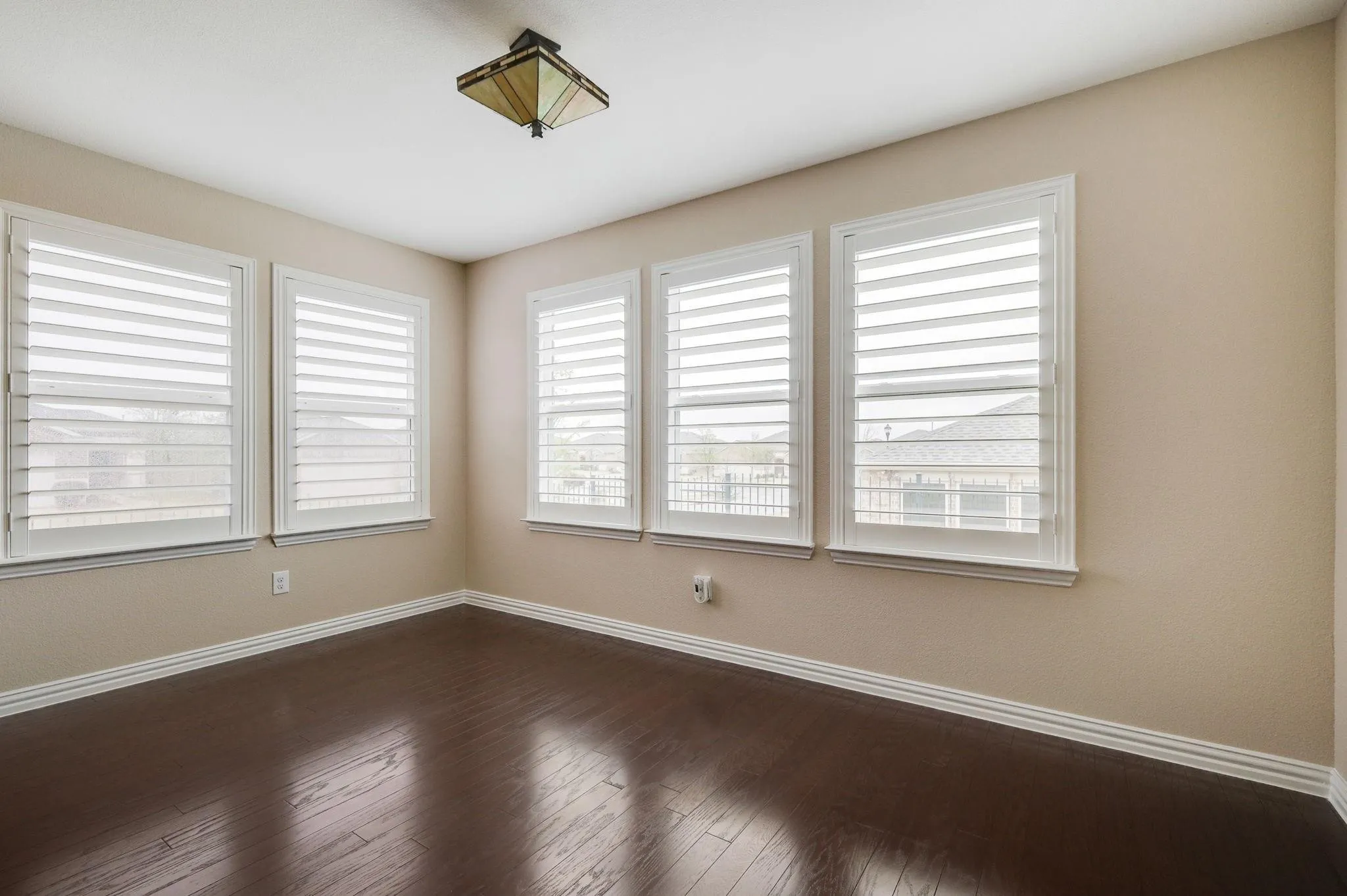 Single Family Residence For Sale in Denton County , 1898 Beachside Drive, Frisco, Texas 75036, 2 Bedroom, 2 Bathroom, 2 Garage spaces, 1,582 Sqft, built in 2016, mls#21258549, Real Estate Agent in Frisco, Homes For Sale in Denton county, Homes For Sale in Frisco, Realtor in Frisco Texas, Real Estate Brokerage Independent Realty Texas, Luminita Cordes Realtor