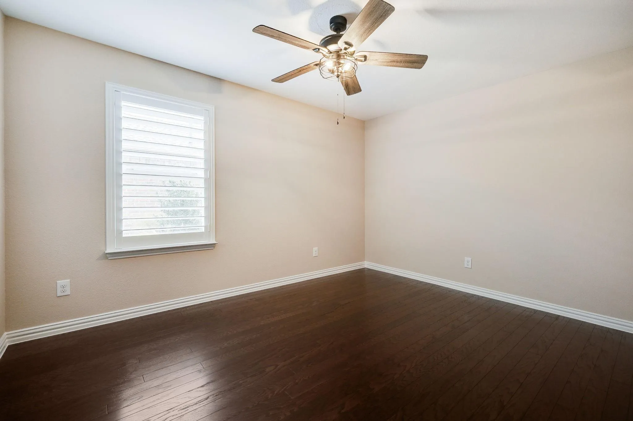 Single Family Residence For Sale in Denton County , 1898 Beachside Drive, Frisco, Texas 75036, 2 Bedroom, 2 Bathroom, 2 Garage spaces, 1,582 Sqft, built in 2016, mls#21258549, Real Estate Agent in Frisco, Homes For Sale in Denton county, Homes For Sale in Frisco, Realtor in Frisco Texas, Real Estate Brokerage Independent Realty Texas, Luminita Cordes Realtor