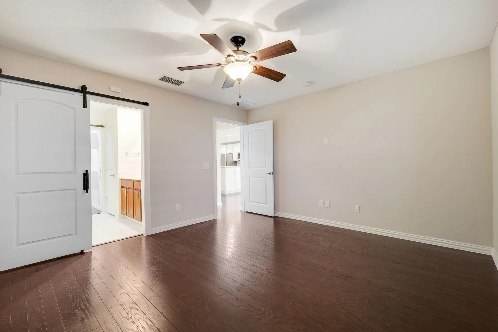 Single Family Residence For Sale in Denton County , 1898 Beachside Drive, Frisco, Texas 75036, 2 Bedroom, 2 Bathroom, 2 Garage spaces, 1,582 Sqft, built in 2016, mls#21258549, Real Estate Agent in Frisco, Homes For Sale in Denton county, Homes For Sale in Frisco, Realtor in Frisco Texas, Real Estate Brokerage Independent Realty Texas, Luminita Cordes Realtor