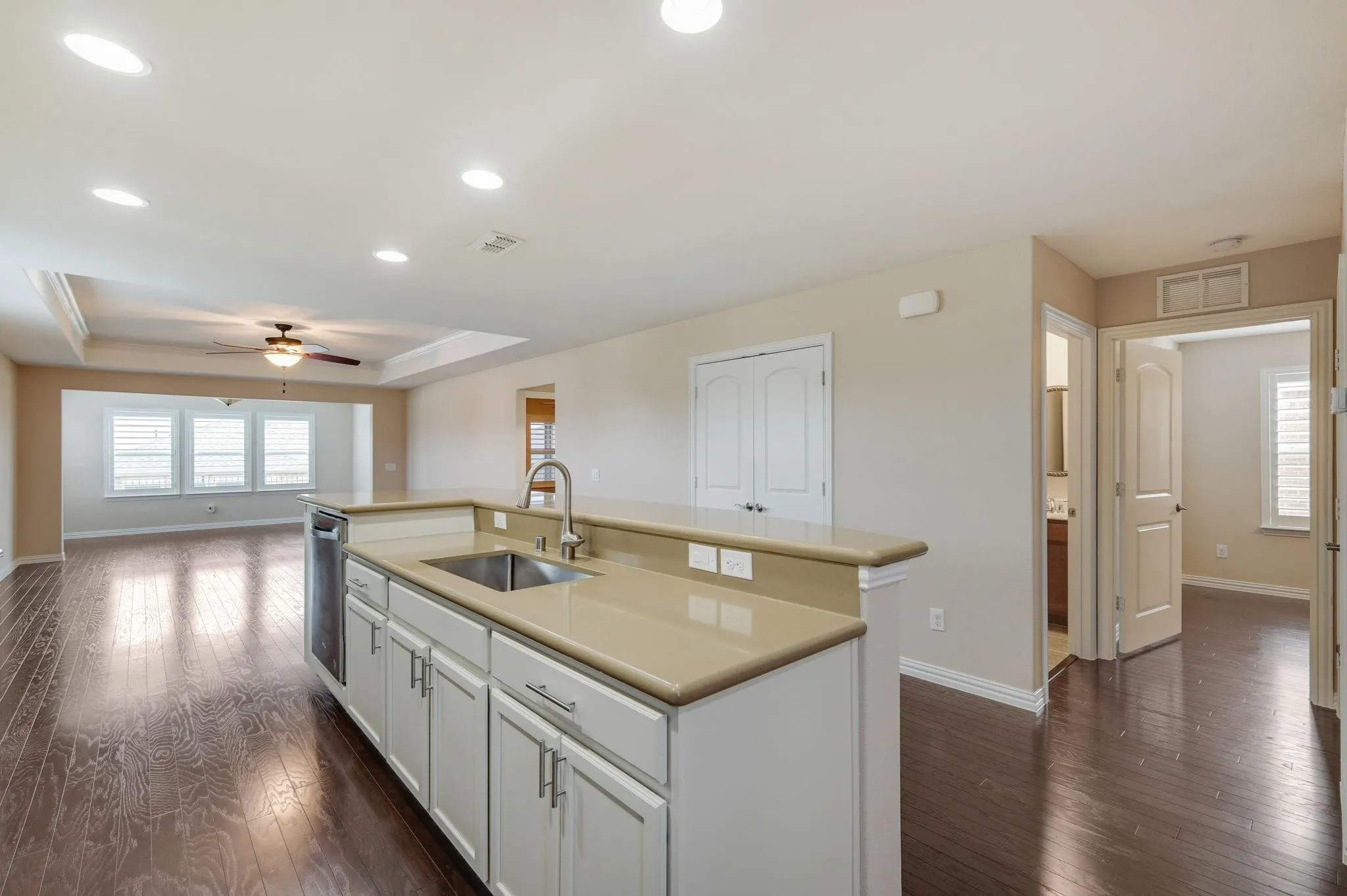 Single Family Residence For Sale in Denton County , 1898 Beachside Drive, Frisco, Texas 75036, 2 Bedroom, 2 Bathroom, 2 Garage spaces, 1,582 Sqft, built in 2016, mls#21258549, Real Estate Agent in Frisco, Homes For Sale in Denton county, Homes For Sale in Frisco, Realtor in Frisco Texas, Real Estate Brokerage Independent Realty Texas, Luminita Cordes Realtor