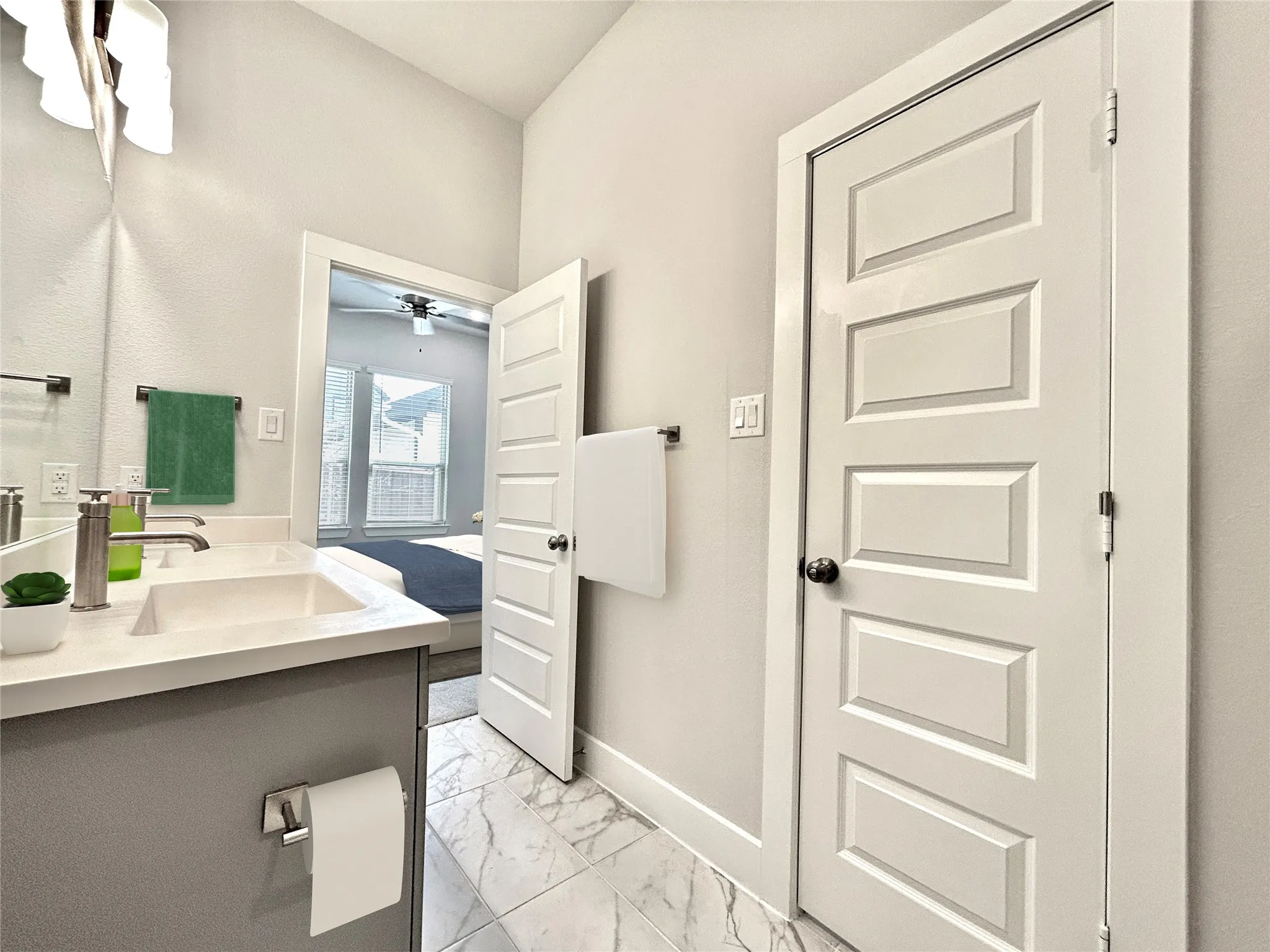 Single Family Residence For Rent in Tarrant County , 2501 Ascension Boulevard 621, Arlington, Texas 76006, 1 Bedroom, 1 Bathroom, Garage spaces, 645 Sqft, built in 2023, Price $1,599, mls#21286830, Real Estate Agent in Arlington, Homes For Rent in Tarrant county, Homes For Rent in Arlington, Realtor in Arlington Texas, Real Estate Brokerage Independent Realty Texas, Luminita Cordes Realtor