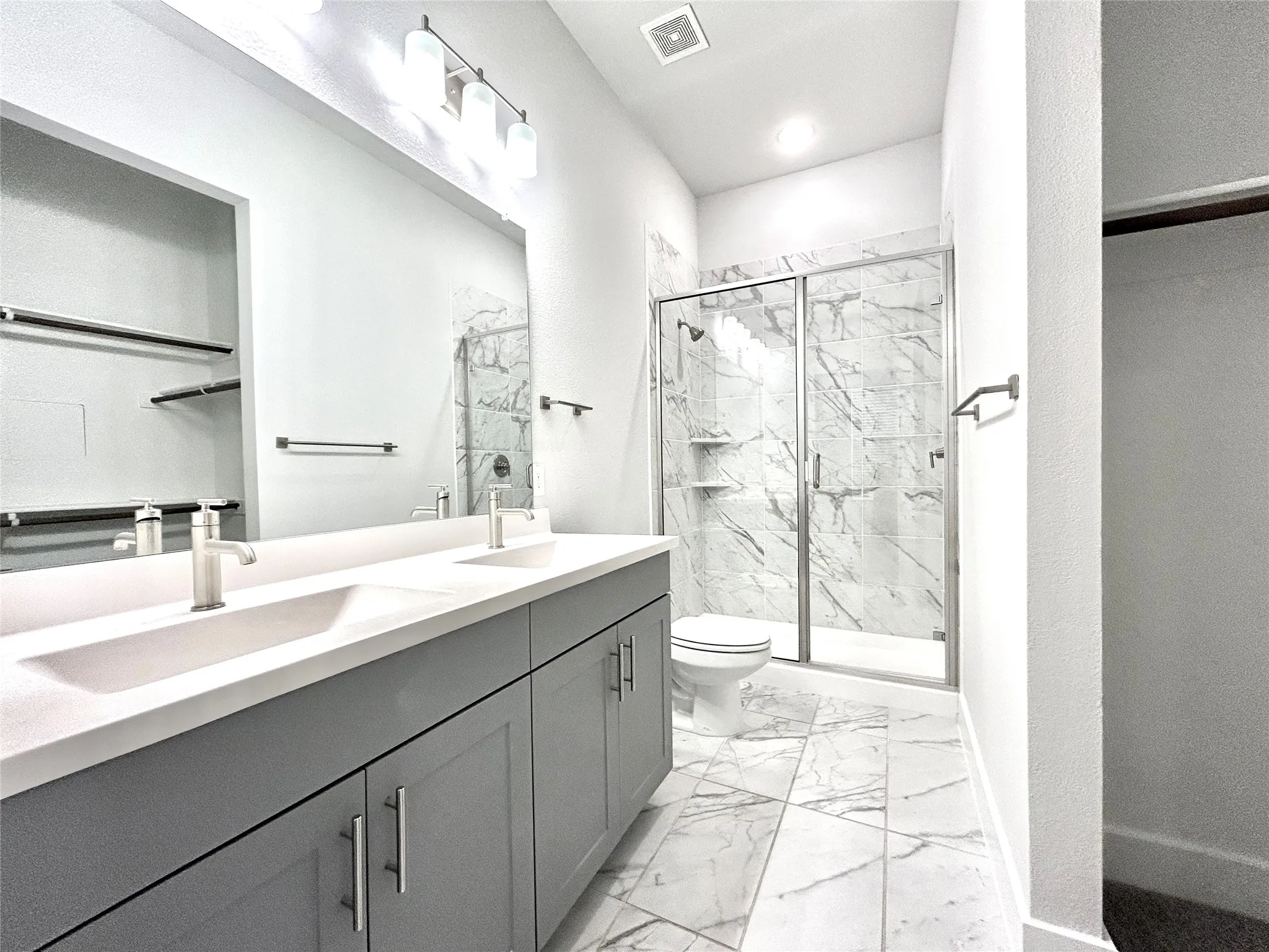 Single Family Residence For Rent in Tarrant County , 2501 Ascension Boulevard 621, Arlington, Texas 76006, 1 Bedroom, 1 Bathroom, Garage spaces, 645 Sqft, built in 2023, Price $1,599, mls#21286830, Real Estate Agent in Arlington, Homes For Rent in Tarrant county, Homes For Rent in Arlington, Realtor in Arlington Texas, Real Estate Brokerage Independent Realty Texas, Luminita Cordes Realtor