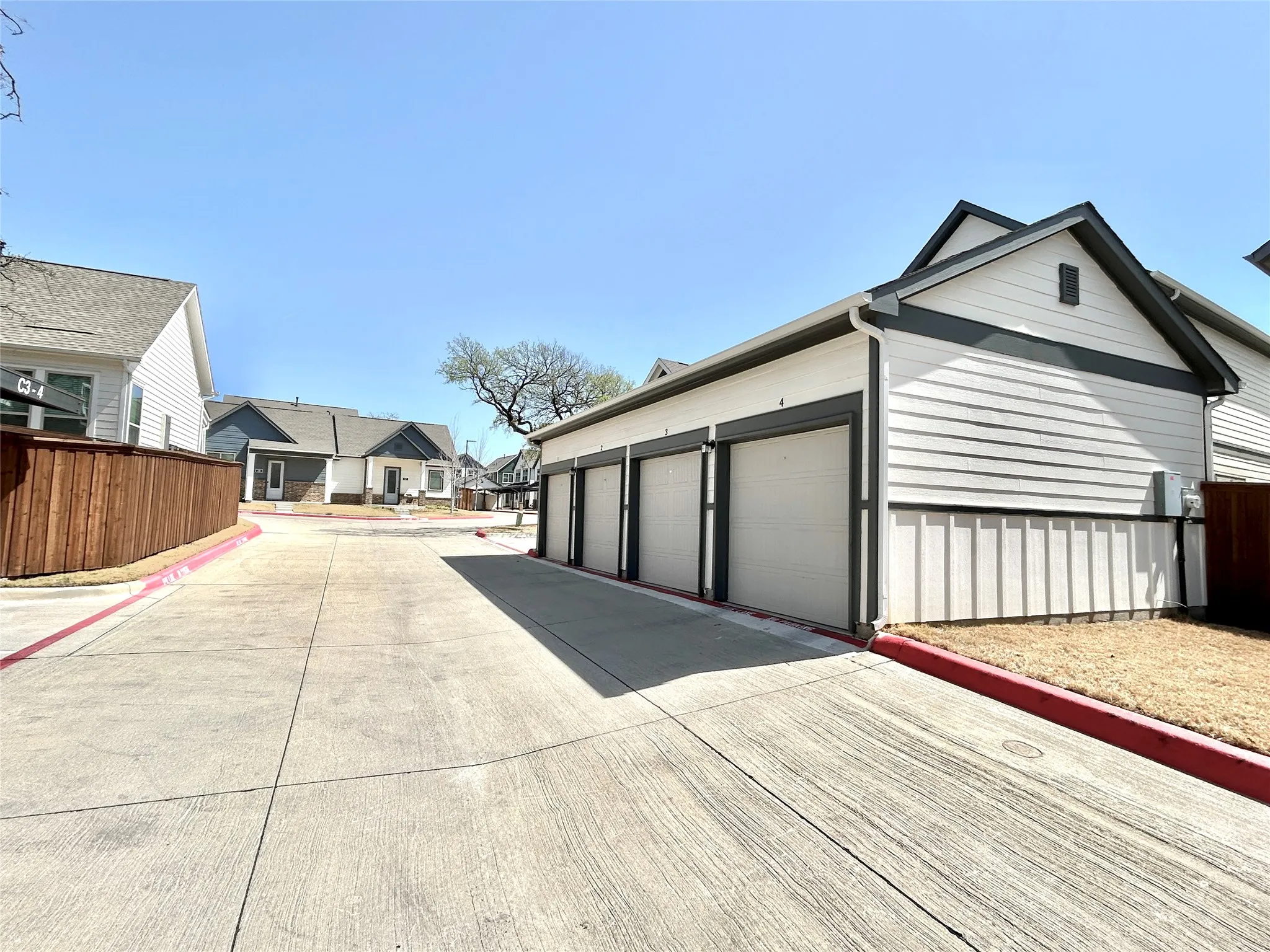 Single Family Residence For Rent in Tarrant County , 1830 NE Green Oaks Boulevard 102, Arlington, Texas 76006, 3 Bedrooms, 3 Bathrooms, Garage spaces, 1,275 Sqft, built in 2023, Price $2,299, mls#21286831, Real Estate Agent in Arlington, Homes For Rent in Tarrant county, Homes For Rent in Arlington, Realtor in Arlington Texas, Real Estate Brokerage Independent Realty Texas, Luminita Cordes Realtor