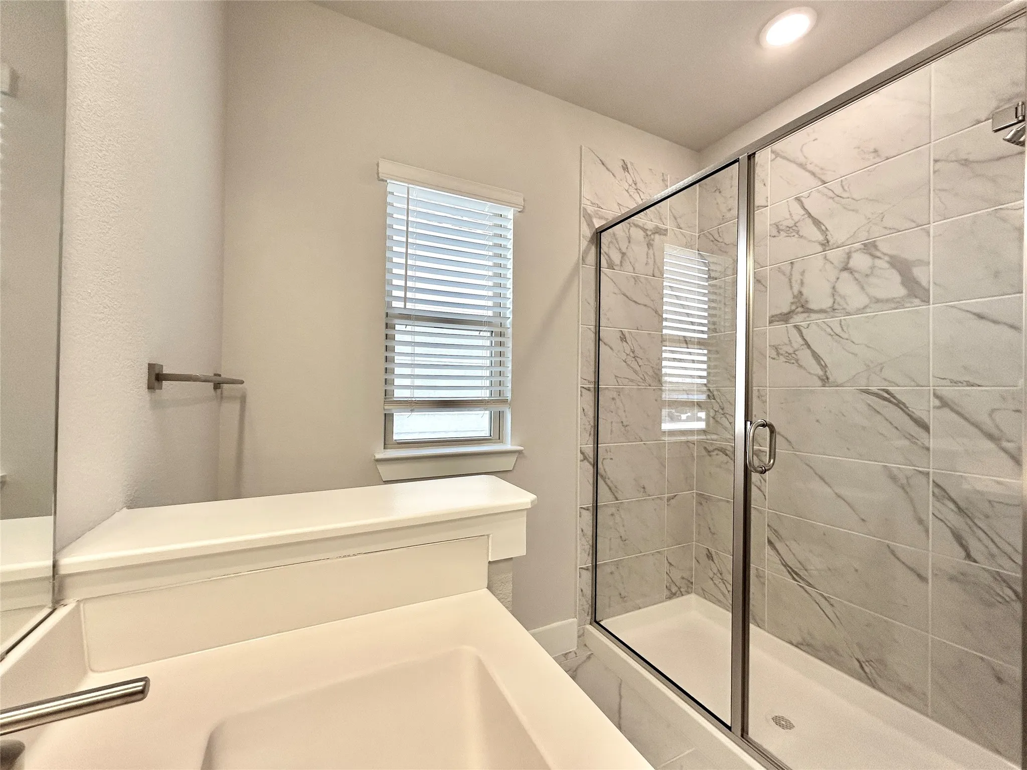 Single Family Residence For Rent in Tarrant County , 1830 NE Green Oaks Boulevard 102, Arlington, Texas 76006, 3 Bedrooms, 3 Bathrooms, Garage spaces, 1,275 Sqft, built in 2023, Price $2,299, mls#21286831, Real Estate Agent in Arlington, Homes For Rent in Tarrant county, Homes For Rent in Arlington, Realtor in Arlington Texas, Real Estate Brokerage Independent Realty Texas, Luminita Cordes Realtor