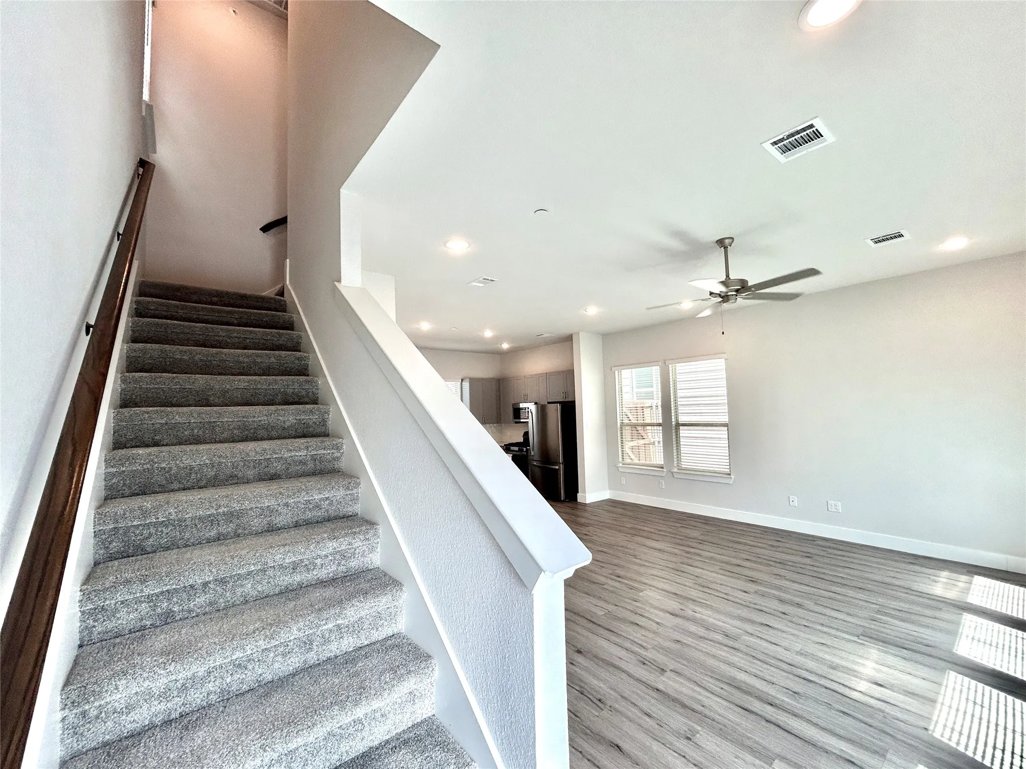 Single Family Residence For Rent in Tarrant County , 1830 NE Green Oaks Boulevard 102, Arlington, Texas 76006, 3 Bedrooms, 3 Bathrooms, Garage spaces, 1,275 Sqft, built in 2023, Price $2,299, mls#21286831, Real Estate Agent in Arlington, Homes For Rent in Tarrant county, Homes For Rent in Arlington, Realtor in Arlington Texas, Real Estate Brokerage Independent Realty Texas, Luminita Cordes Realtor