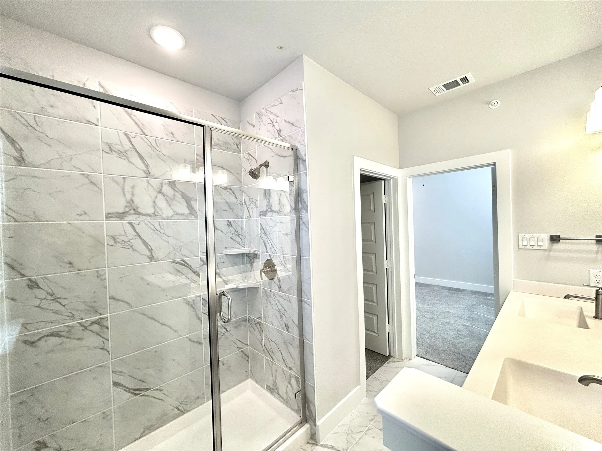 Single Family Residence For Rent in Tarrant County , 1830 NE Green Oaks Boulevard 102, Arlington, Texas 76006, 3 Bedrooms, 3 Bathrooms, Garage spaces, 1,275 Sqft, built in 2023, Price $2,299, mls#21286831, Real Estate Agent in Arlington, Homes For Rent in Tarrant county, Homes For Rent in Arlington, Realtor in Arlington Texas, Real Estate Brokerage Independent Realty Texas, Luminita Cordes Realtor