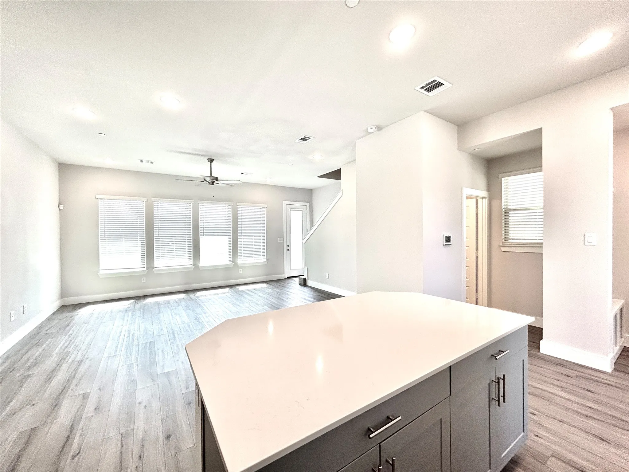 Single Family Residence For Rent in Tarrant County , 1830 NE Green Oaks Boulevard 102, Arlington, Texas 76006, 3 Bedrooms, 3 Bathrooms, Garage spaces, 1,275 Sqft, built in 2023, Price $2,299, mls#21286831, Real Estate Agent in Arlington, Homes For Rent in Tarrant county, Homes For Rent in Arlington, Realtor in Arlington Texas, Real Estate Brokerage Independent Realty Texas, Luminita Cordes Realtor
