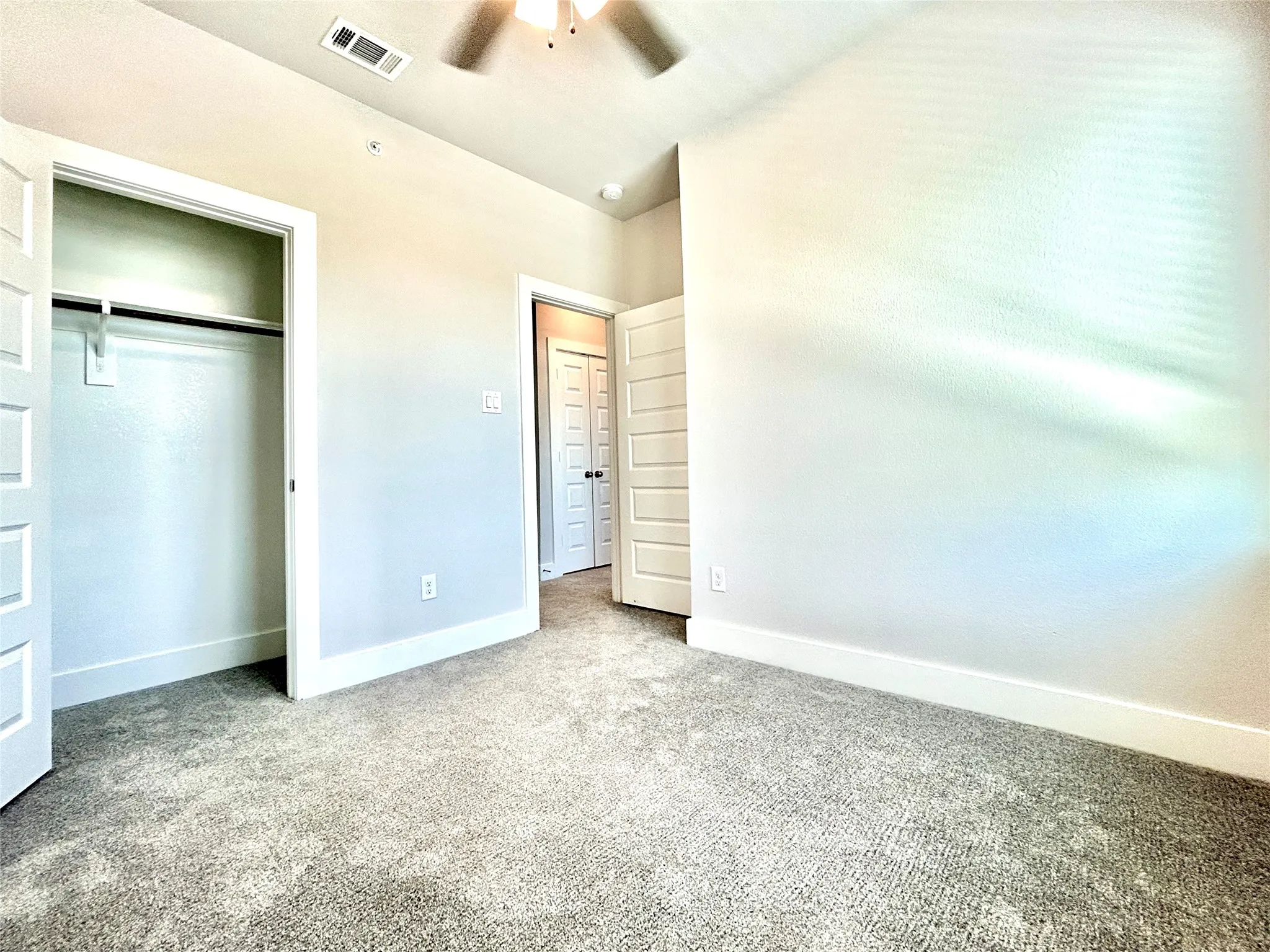 Single Family Residence For Rent in Tarrant County , 1830 NE Green Oaks Boulevard 102, Arlington, Texas 76006, 3 Bedrooms, 3 Bathrooms, Garage spaces, 1,275 Sqft, built in 2023, Price $2,299, mls#21286831, Real Estate Agent in Arlington, Homes For Rent in Tarrant county, Homes For Rent in Arlington, Realtor in Arlington Texas, Real Estate Brokerage Independent Realty Texas, Luminita Cordes Realtor