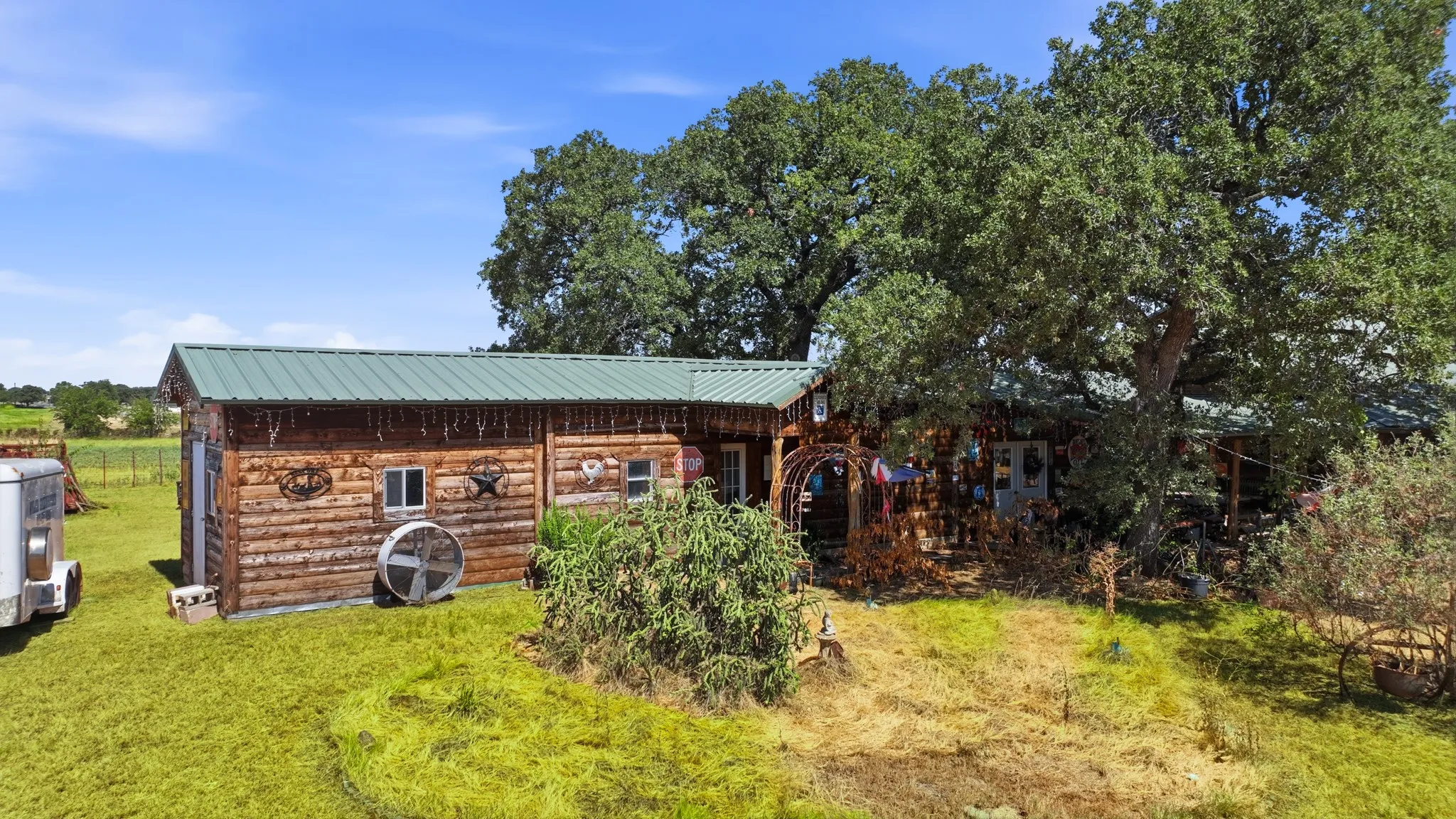 Farm For Sale in Parker County , 3401 FM 1189 Road A, Brock, Texas 76087, 5 Bedroom, 4 Bathroom, Garage spaces, 4,725 Sqft, built in 2009, mls#21277341, Real Estate Agent in Brock, Homes For Sale in Parker county, Homes For Sale in Brock, Realtor in Brock Texas, Real Estate Brokerage Independent Realty Texas, Luminita Cordes Realtor