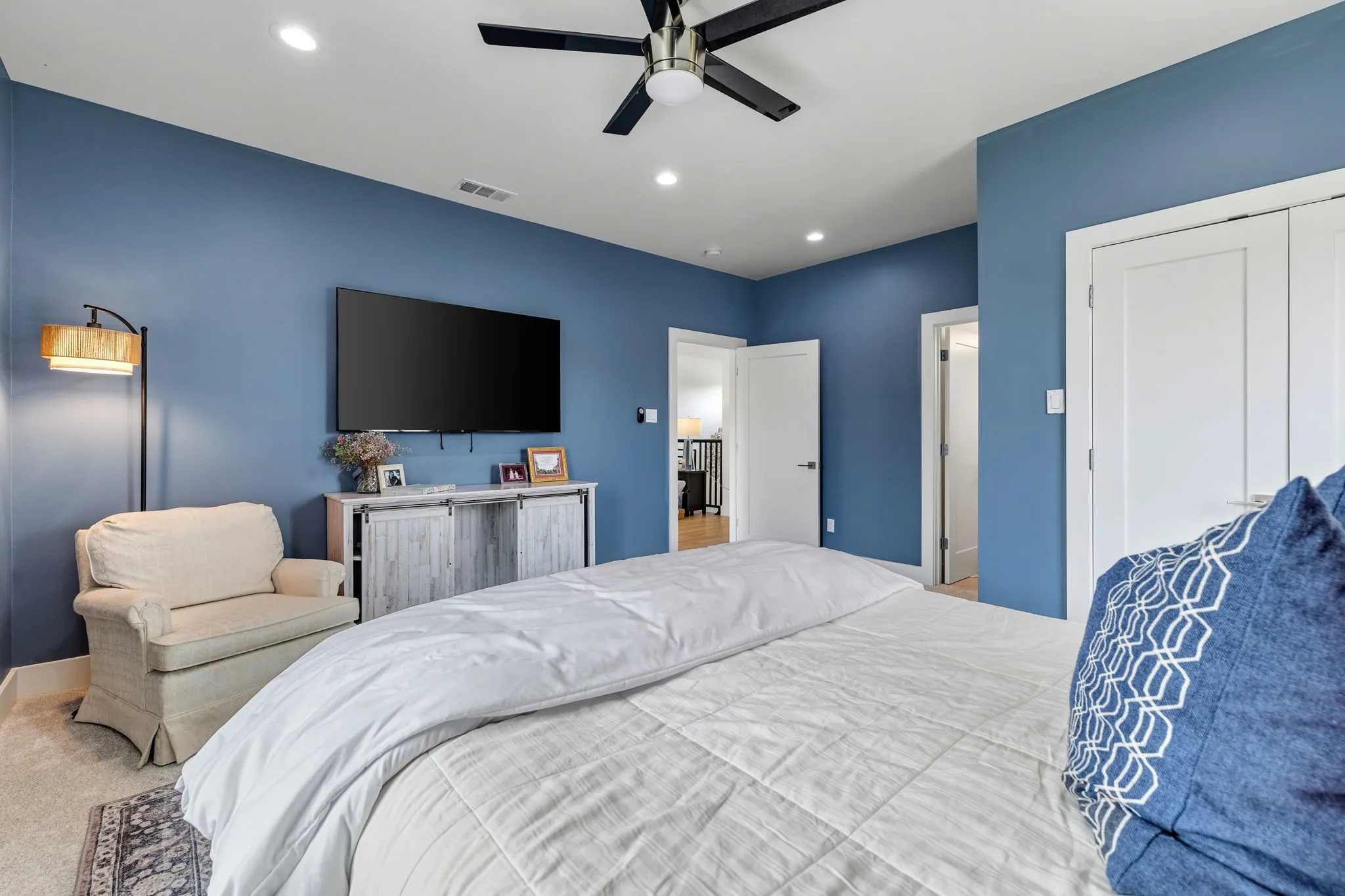 Single Family Residence For Sale in Dallas County , 3974 Cortez Drive, Dallas, Texas 75220, 5 Bedroom, 5 Bathroom, 2 Garage spaces, 3,890 Sqft, built in 1951, mls#21284238, Real Estate Agent in Dallas, Homes For Sale in Dallas county, Homes For Sale in Dallas, Realtor in Dallas Texas, Real Estate Brokerage Independent Realty Texas, Luminita Cordes Realtor