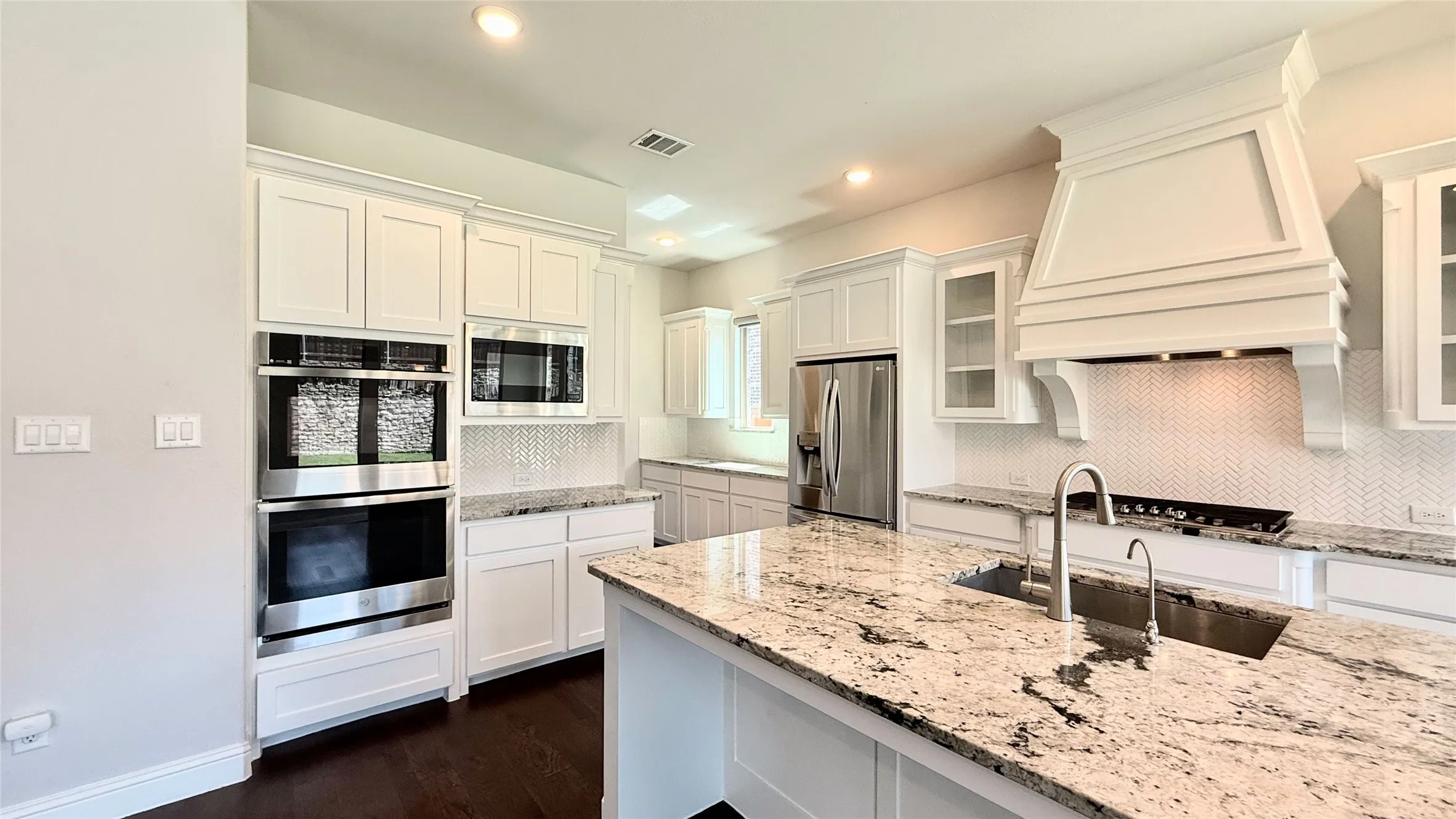 Single Family Residence For Sale in Collin County , 840 Moorland Pass Drive, Prosper, Texas 75078, 4 Bedroom, 3 Bathroom, 3 Garage spaces, 3,258 Sqft, built in 2021, mls#21273885, Real Estate Agent in Prosper, Homes For Sale in Collin county, Homes For Sale in Prosper, Realtor in Prosper Texas, Real Estate Brokerage Independent Realty Texas, Luminita Cordes Realtor