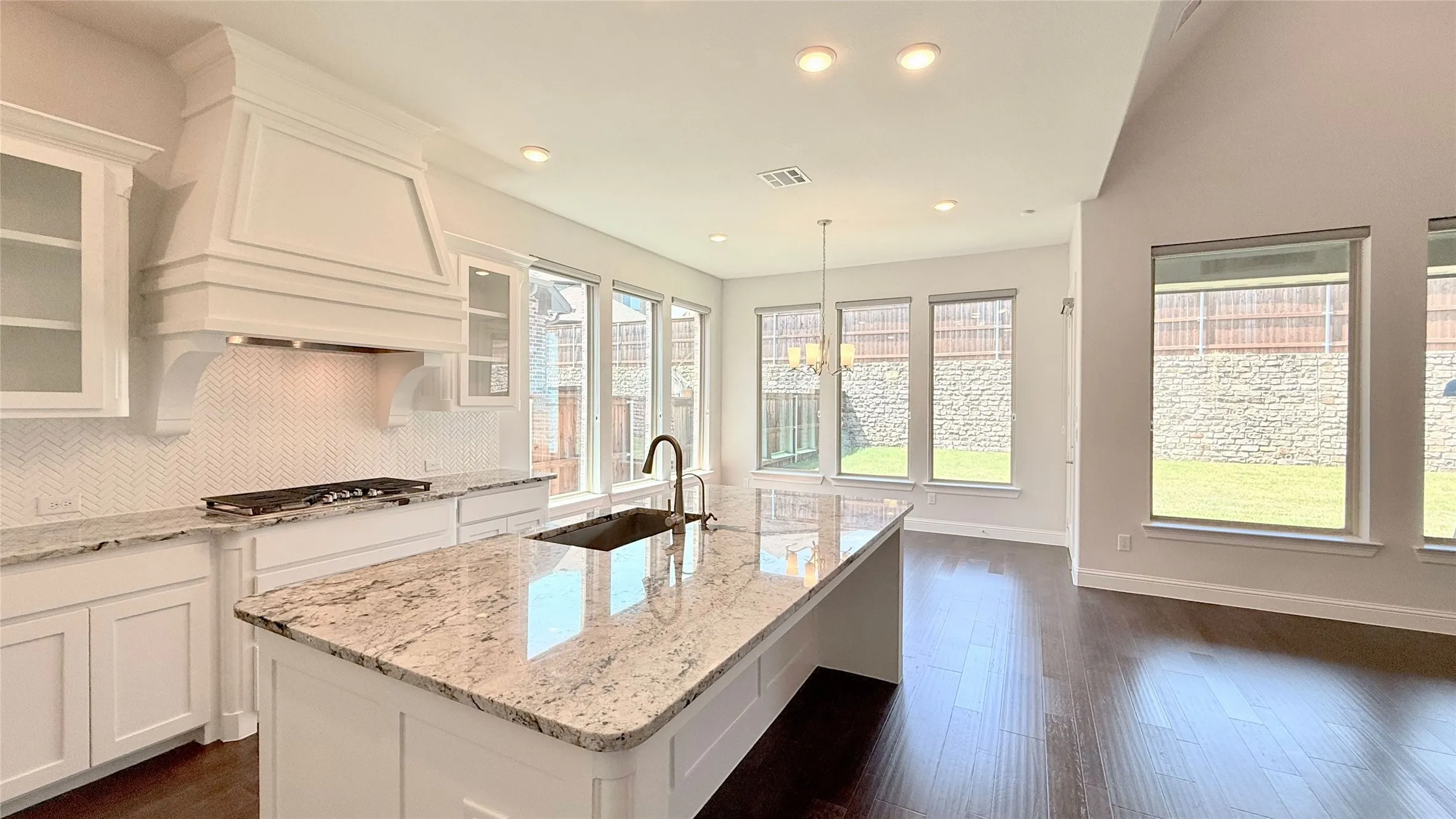 Single Family Residence For Sale in Collin County , 840 Moorland Pass Drive, Prosper, Texas 75078, 4 Bedroom, 3 Bathroom, 3 Garage spaces, 3,258 Sqft, built in 2021, mls#21273885, Real Estate Agent in Prosper, Homes For Sale in Collin county, Homes For Sale in Prosper, Realtor in Prosper Texas, Real Estate Brokerage Independent Realty Texas, Luminita Cordes Realtor