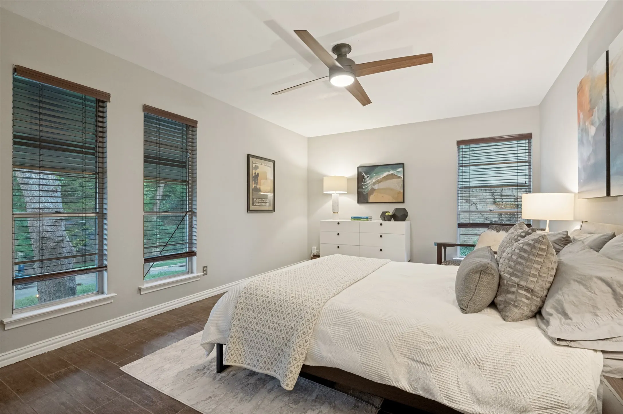 Single Family Residence For Sale in Dallas County , 1529 Windchime Drive, Dallas, Texas 75224, 4 Bedrooms, 2 Bathrooms, 1 Garage spaces, 2,043 Sqft, built in 1965, Price $374,900, mls#21284587, Real Estate Agent in Dallas, Homes For Sale in Dallas county, Homes For Sale in Dallas, Realtor in Dallas Texas, Real Estate Brokerage Independent Realty Texas, Luminita Cordes Realtor