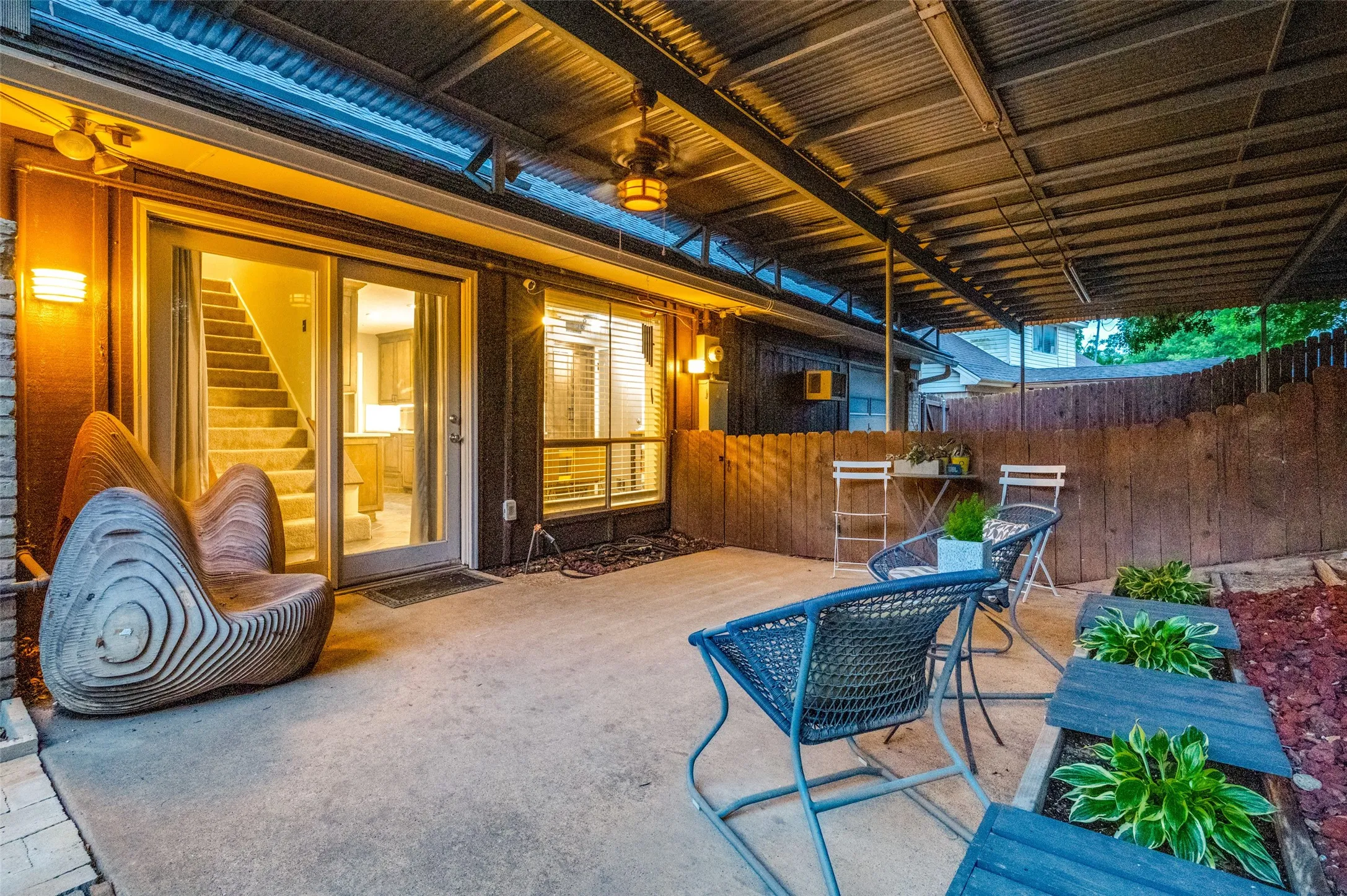 Single Family Residence For Sale in Dallas County , 1529 Windchime Drive, Dallas, Texas 75224, 4 Bedrooms, 2 Bathrooms, 1 Garage spaces, 2,043 Sqft, built in 1965, Price $374,900, mls#21284587, Real Estate Agent in Dallas, Homes For Sale in Dallas county, Homes For Sale in Dallas, Realtor in Dallas Texas, Real Estate Brokerage Independent Realty Texas, Luminita Cordes Realtor