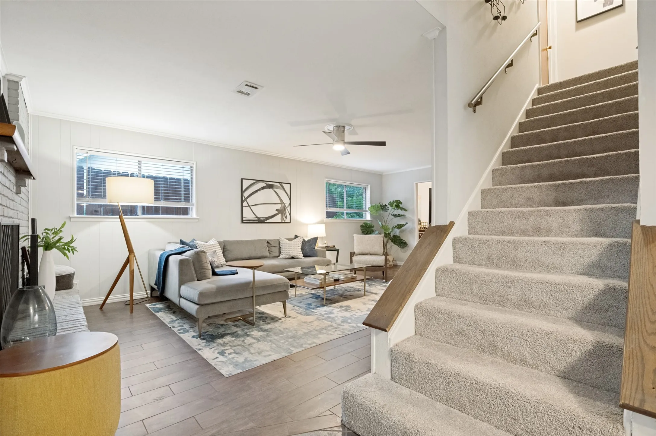 Single Family Residence For Sale in Dallas County , 1529 Windchime Drive, Dallas, Texas 75224, 4 Bedrooms, 2 Bathrooms, 1 Garage spaces, 2,043 Sqft, built in 1965, Price $374,900, mls#21284587, Real Estate Agent in Dallas, Homes For Sale in Dallas county, Homes For Sale in Dallas, Realtor in Dallas Texas, Real Estate Brokerage Independent Realty Texas, Luminita Cordes Realtor