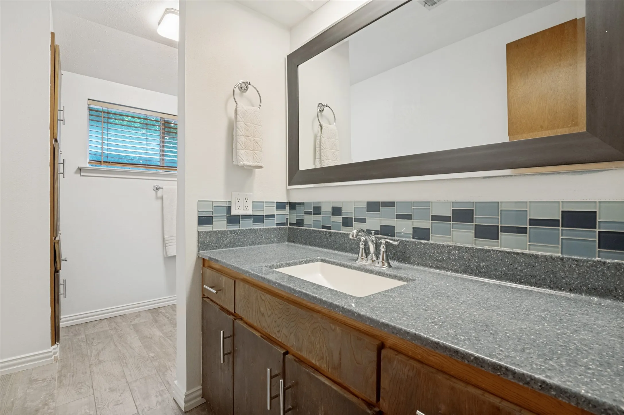 Single Family Residence For Sale in Dallas County , 1529 Windchime Drive, Dallas, Texas 75224, 4 Bedrooms, 2 Bathrooms, 1 Garage spaces, 2,043 Sqft, built in 1965, Price $374,900, mls#21284587, Real Estate Agent in Dallas, Homes For Sale in Dallas county, Homes For Sale in Dallas, Realtor in Dallas Texas, Real Estate Brokerage Independent Realty Texas, Luminita Cordes Realtor