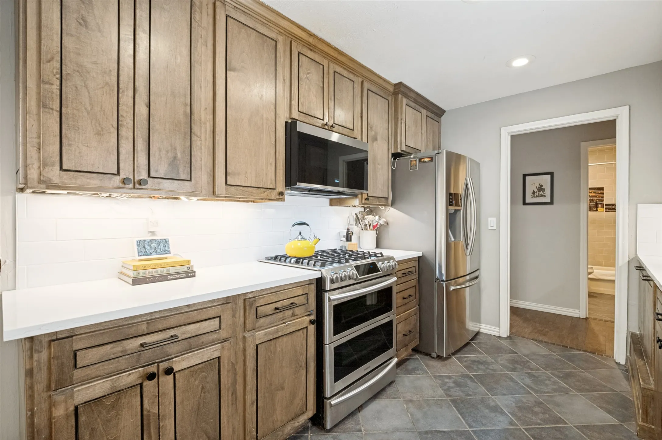 Single Family Residence For Sale in Dallas County , 1529 Windchime Drive, Dallas, Texas 75224, 4 Bedrooms, 2 Bathrooms, 1 Garage spaces, 2,043 Sqft, built in 1965, Price $374,900, mls#21284587, Real Estate Agent in Dallas, Homes For Sale in Dallas county, Homes For Sale in Dallas, Realtor in Dallas Texas, Real Estate Brokerage Independent Realty Texas, Luminita Cordes Realtor
