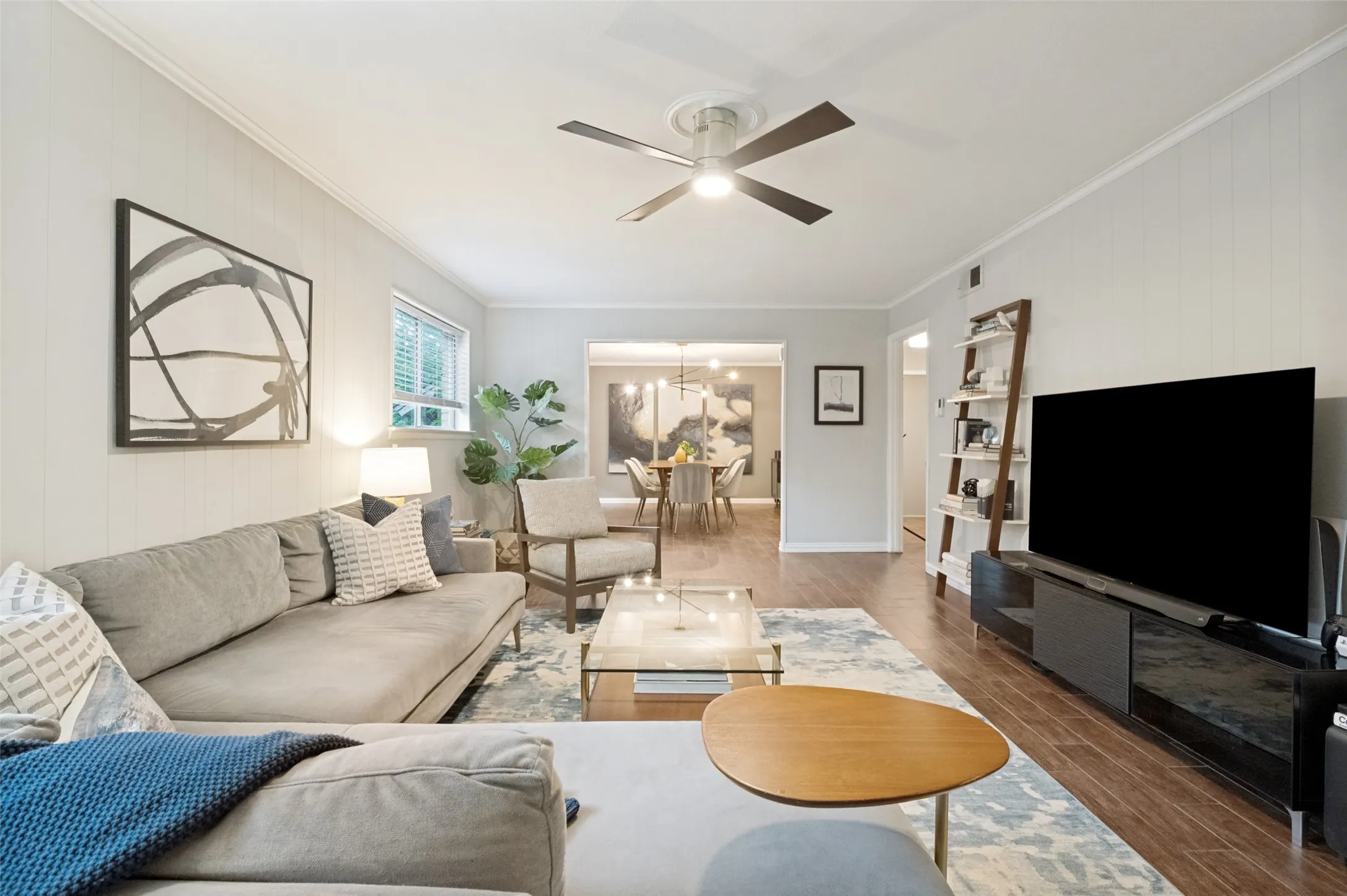 Single Family Residence For Sale in Dallas County , 1529 Windchime Drive, Dallas, Texas 75224, 4 Bedrooms, 2 Bathrooms, 1 Garage spaces, 2,043 Sqft, built in 1965, Price $374,900, mls#21284587, Real Estate Agent in Dallas, Homes For Sale in Dallas county, Homes For Sale in Dallas, Realtor in Dallas Texas, Real Estate Brokerage Independent Realty Texas, Luminita Cordes Realtor