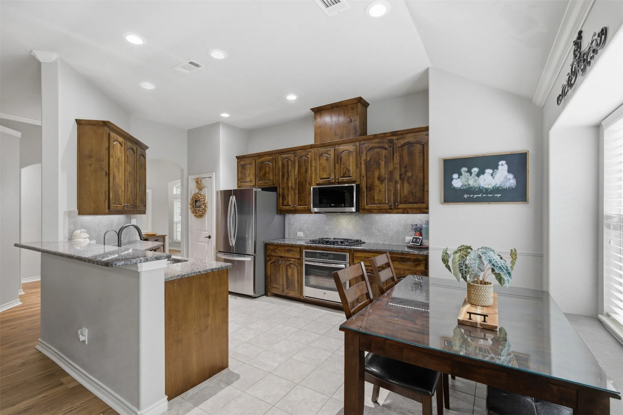 Single Family Residence For Sale in Denton County , 712 Mist Flower Drive, Little Elm, Texas 75068, 3 Bedroom, 2 Bathroom, 2 Garage spaces, 1,635 Sqft, built in 2015, mls#21286646, Real Estate Agent in Little Elm, Homes For Sale in Denton county, Homes For Sale in Little Elm, Realtor in Little Elm Texas, Real Estate Brokerage Independent Realty Texas, Luminita Cordes Realtor