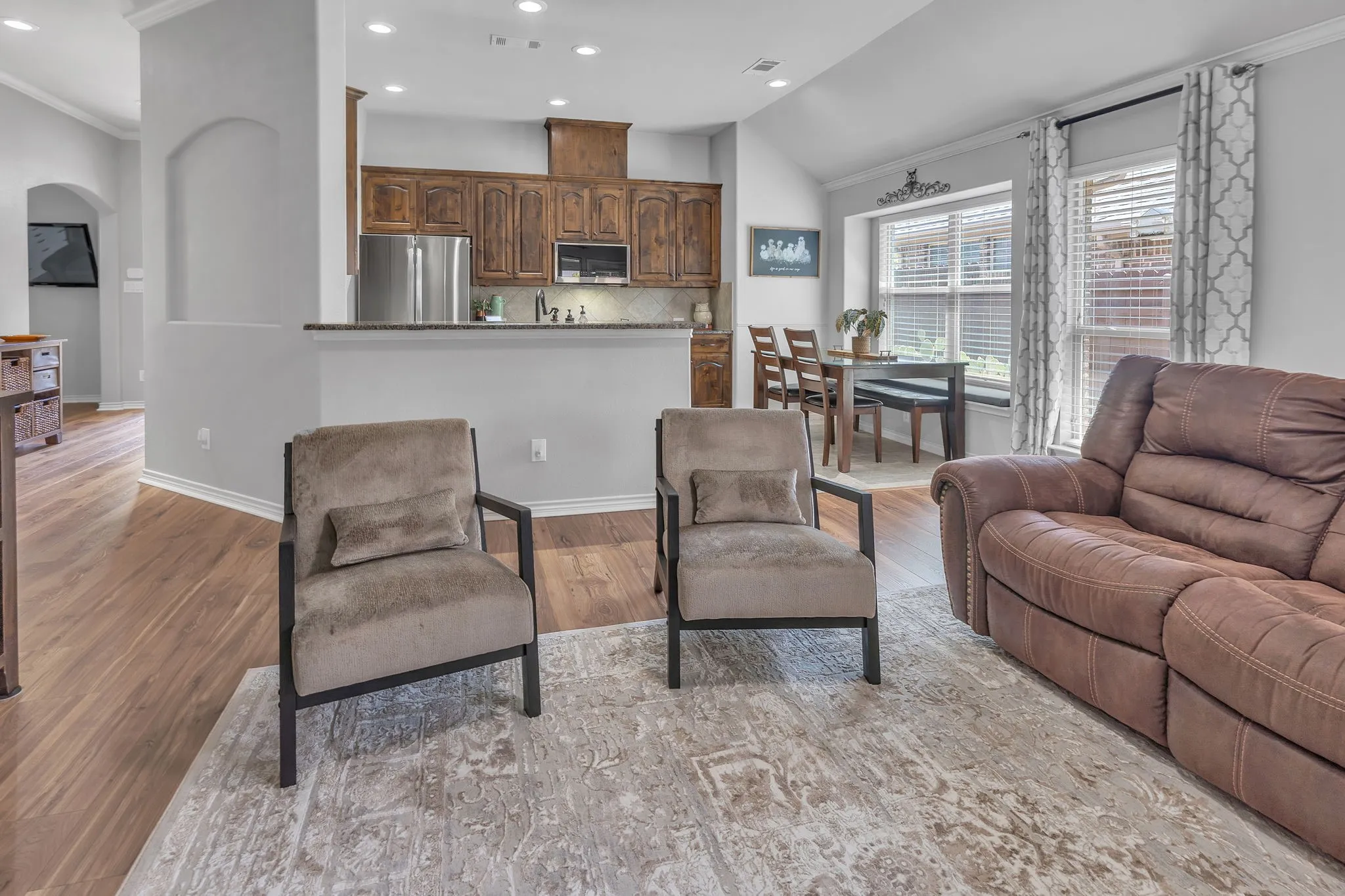 Single Family Residence For Sale in Denton County , 712 Mist Flower Drive, Little Elm, Texas 75068, 3 Bedroom, 2 Bathroom, 2 Garage spaces, 1,635 Sqft, built in 2015, mls#21286646, Real Estate Agent in Little Elm, Homes For Sale in Denton county, Homes For Sale in Little Elm, Realtor in Little Elm Texas, Real Estate Brokerage Independent Realty Texas, Luminita Cordes Realtor