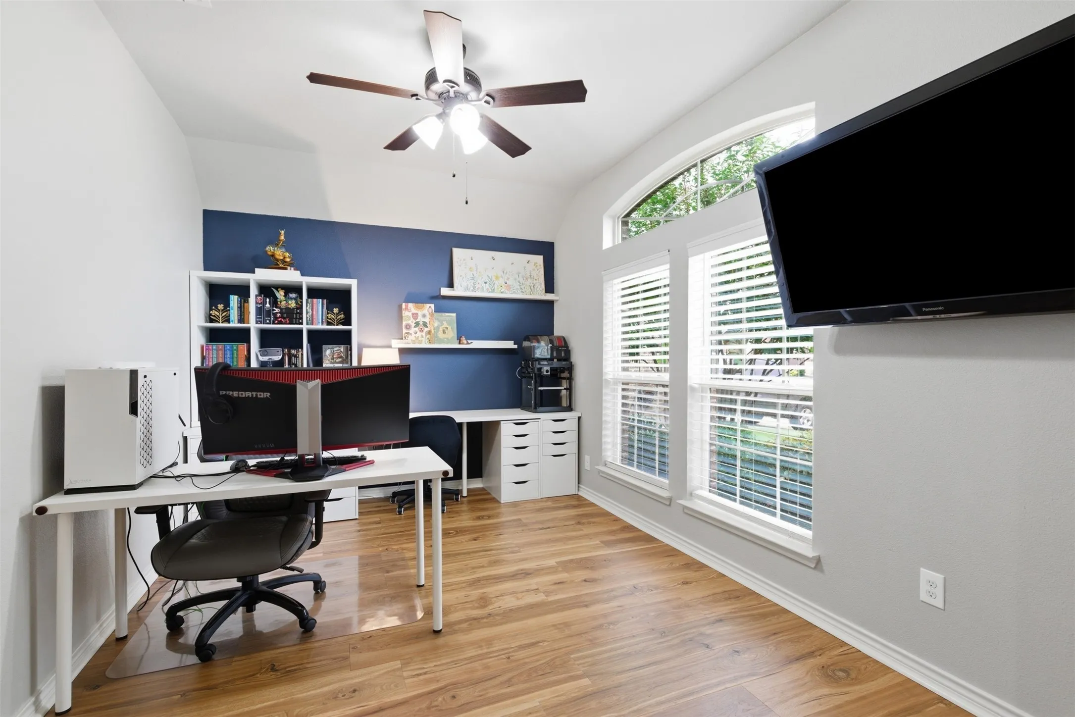 Single Family Residence For Sale in Denton County , 712 Mist Flower Drive, Little Elm, Texas 75068, 3 Bedroom, 2 Bathroom, 2 Garage spaces, 1,635 Sqft, built in 2015, mls#21286646, Real Estate Agent in Little Elm, Homes For Sale in Denton county, Homes For Sale in Little Elm, Realtor in Little Elm Texas, Real Estate Brokerage Independent Realty Texas, Luminita Cordes Realtor