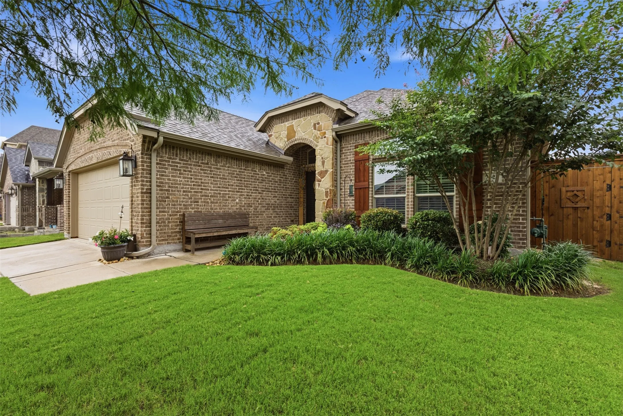 Single Family Residence For Sale in Denton County , 712 Mist Flower Drive, Little Elm, Texas 75068, 3 Bedroom, 2 Bathroom, 2 Garage spaces, 1,635 Sqft, built in 2015, mls#21286646, Real Estate Agent in Little Elm, Homes For Sale in Denton county, Homes For Sale in Little Elm, Realtor in Little Elm Texas, Real Estate Brokerage Independent Realty Texas, Luminita Cordes Realtor