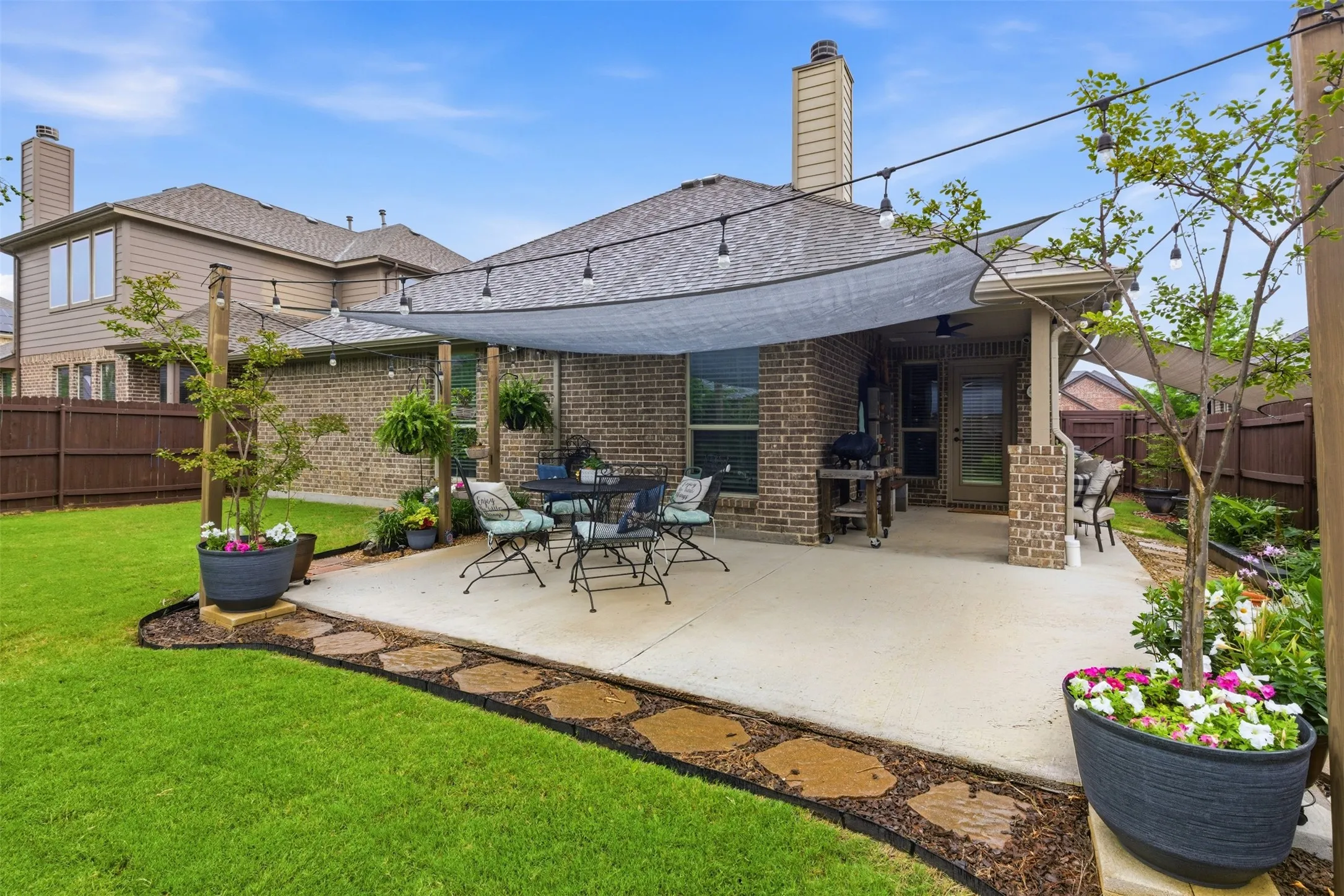 Single Family Residence For Sale in Denton County , 712 Mist Flower Drive, Little Elm, Texas 75068, 3 Bedroom, 2 Bathroom, 2 Garage spaces, 1,635 Sqft, built in 2015, mls#21286646, Real Estate Agent in Little Elm, Homes For Sale in Denton county, Homes For Sale in Little Elm, Realtor in Little Elm Texas, Real Estate Brokerage Independent Realty Texas, Luminita Cordes Realtor