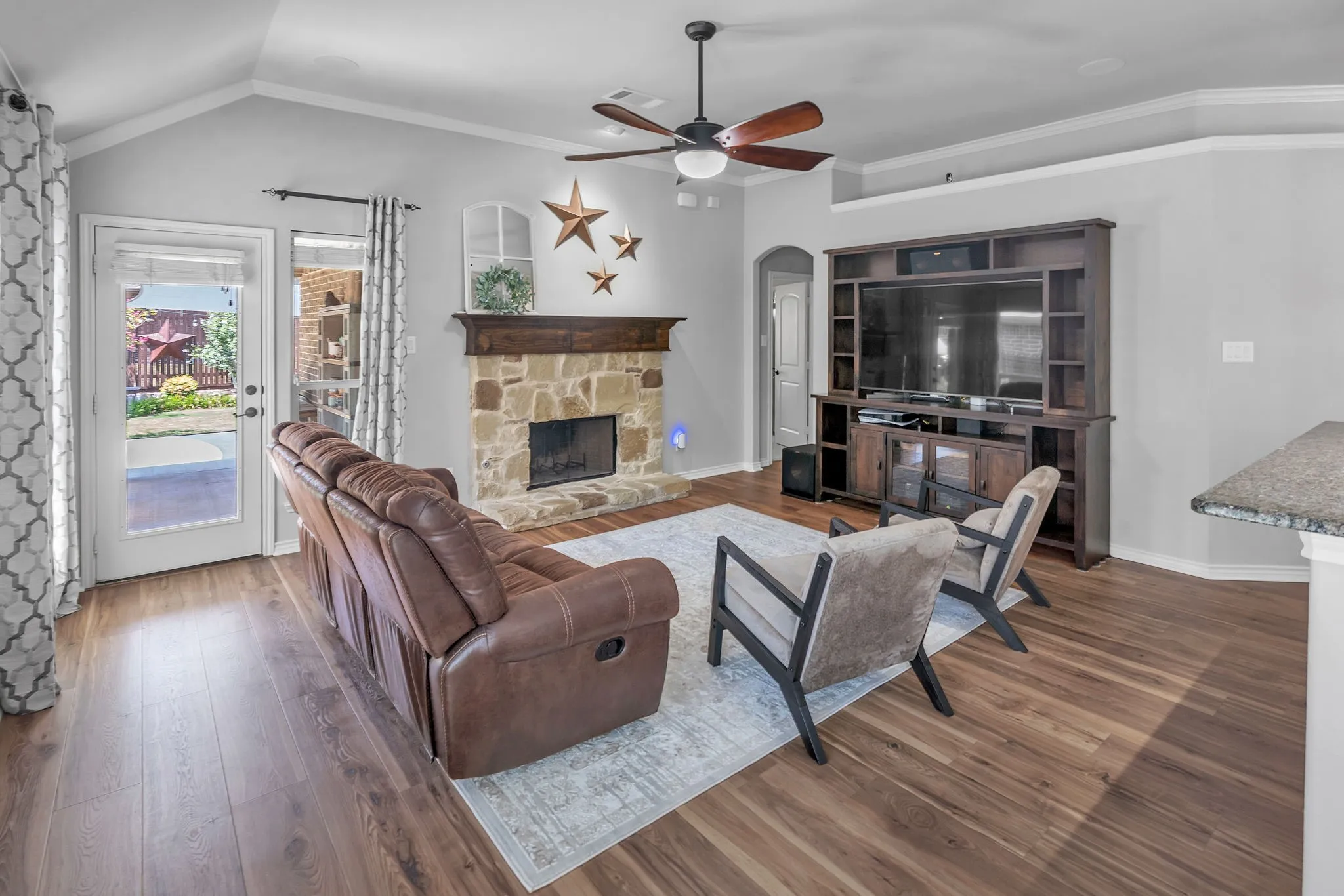 Single Family Residence For Sale in Denton County , 712 Mist Flower Drive, Little Elm, Texas 75068, 3 Bedroom, 2 Bathroom, 2 Garage spaces, 1,635 Sqft, built in 2015, mls#21286646, Real Estate Agent in Little Elm, Homes For Sale in Denton county, Homes For Sale in Little Elm, Realtor in Little Elm Texas, Real Estate Brokerage Independent Realty Texas, Luminita Cordes Realtor