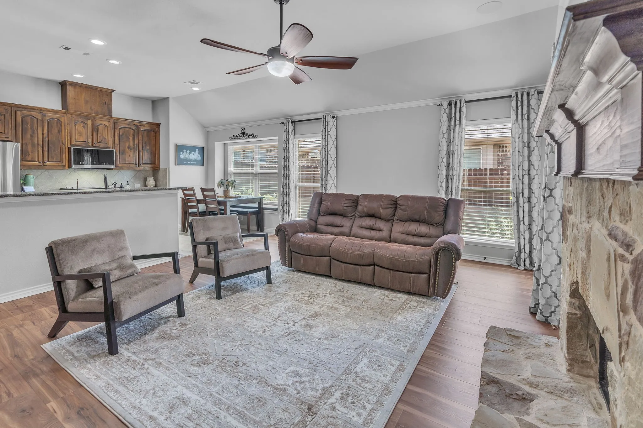 Single Family Residence For Sale in Denton County , 712 Mist Flower Drive, Little Elm, Texas 75068, 3 Bedroom, 2 Bathroom, 2 Garage spaces, 1,635 Sqft, built in 2015, mls#21286646, Real Estate Agent in Little Elm, Homes For Sale in Denton county, Homes For Sale in Little Elm, Realtor in Little Elm Texas, Real Estate Brokerage Independent Realty Texas, Luminita Cordes Realtor