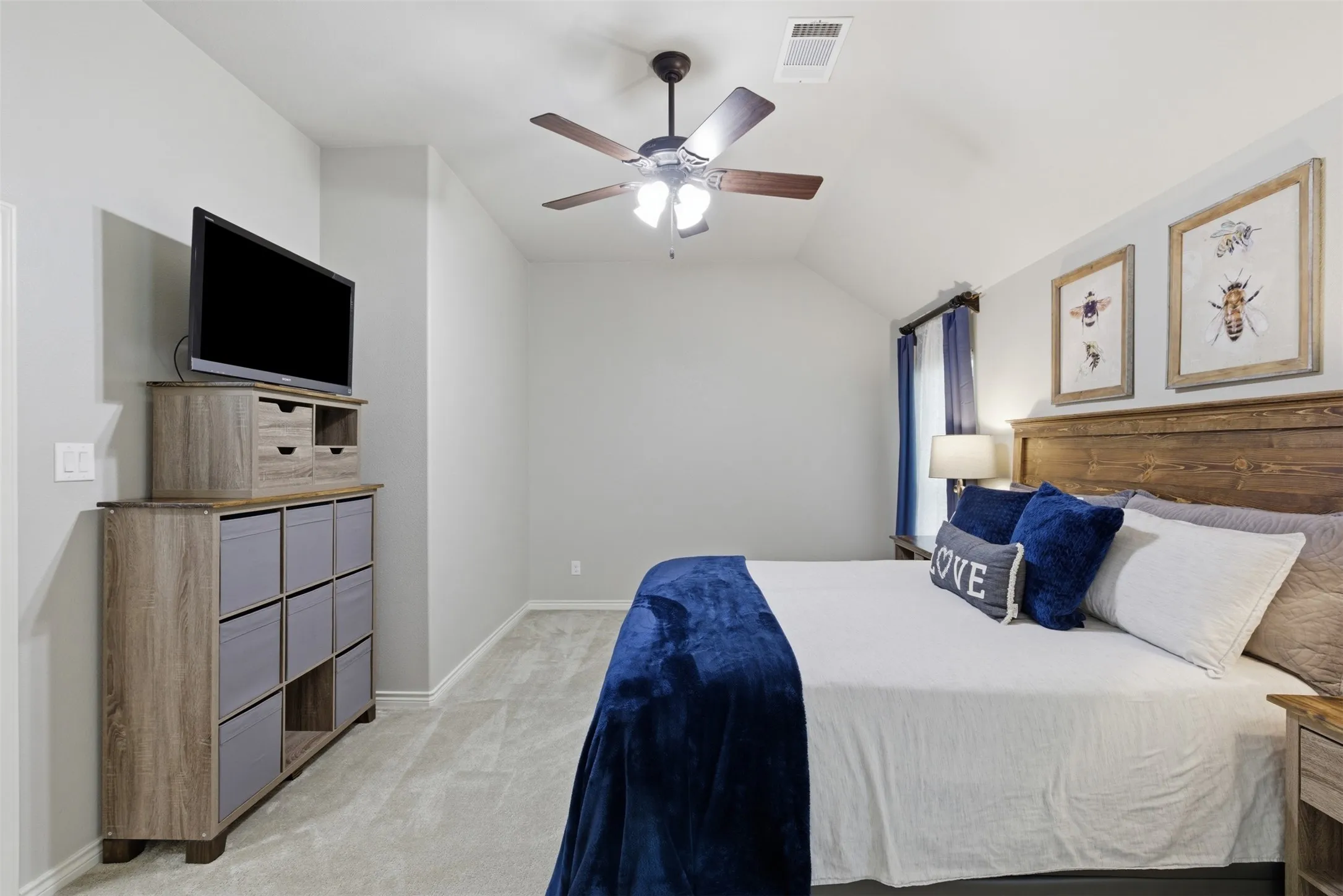 Single Family Residence For Sale in Denton County , 712 Mist Flower Drive, Little Elm, Texas 75068, 3 Bedroom, 2 Bathroom, 2 Garage spaces, 1,635 Sqft, built in 2015, mls#21286646, Real Estate Agent in Little Elm, Homes For Sale in Denton county, Homes For Sale in Little Elm, Realtor in Little Elm Texas, Real Estate Brokerage Independent Realty Texas, Luminita Cordes Realtor
