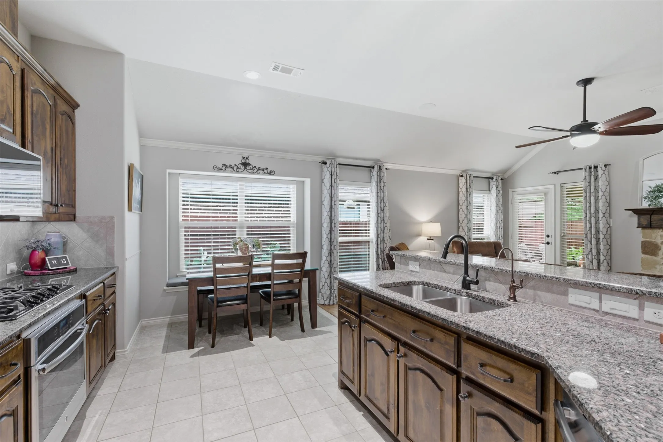 Single Family Residence For Sale in Denton County , 712 Mist Flower Drive, Little Elm, Texas 75068, 3 Bedroom, 2 Bathroom, 2 Garage spaces, 1,635 Sqft, built in 2015, mls#21286646, Real Estate Agent in Little Elm, Homes For Sale in Denton county, Homes For Sale in Little Elm, Realtor in Little Elm Texas, Real Estate Brokerage Independent Realty Texas, Luminita Cordes Realtor