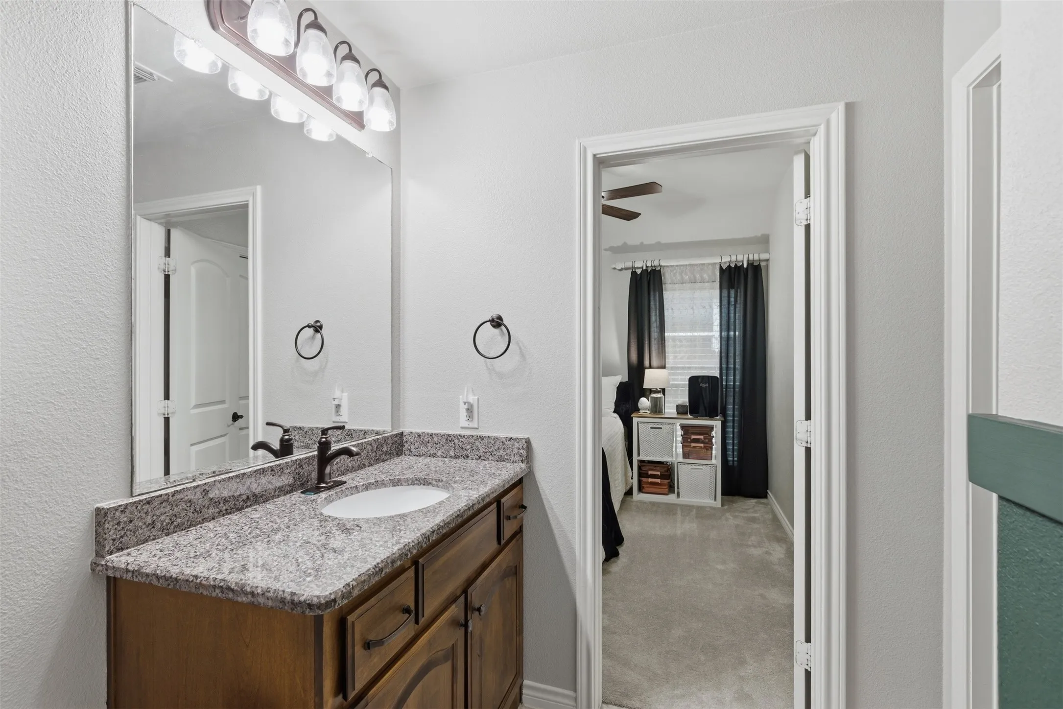 Single Family Residence For Sale in Denton County , 712 Mist Flower Drive, Little Elm, Texas 75068, 3 Bedroom, 2 Bathroom, 2 Garage spaces, 1,635 Sqft, built in 2015, mls#21286646, Real Estate Agent in Little Elm, Homes For Sale in Denton county, Homes For Sale in Little Elm, Realtor in Little Elm Texas, Real Estate Brokerage Independent Realty Texas, Luminita Cordes Realtor